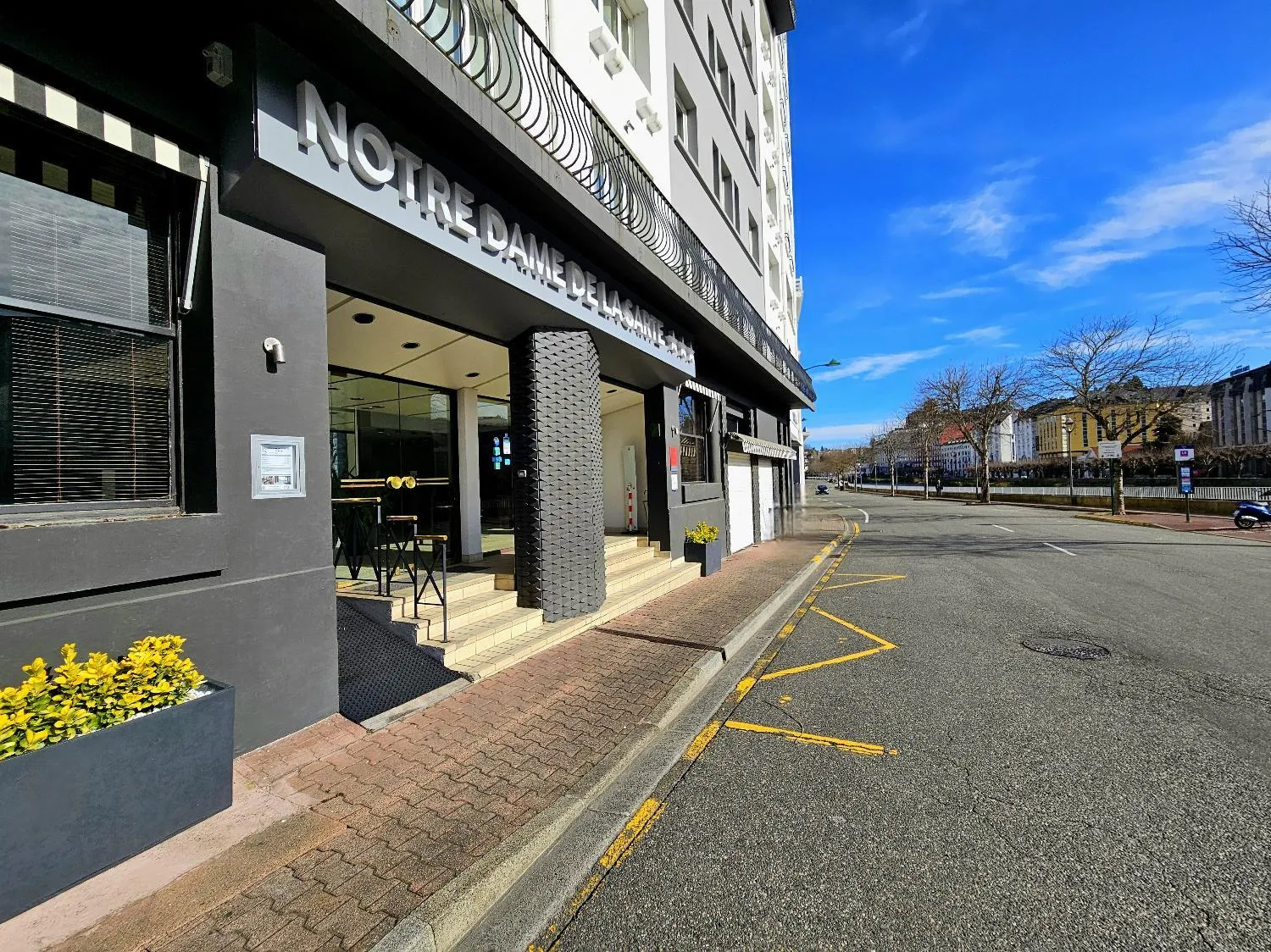 Property building in Adonis Lourdes - Notre Dame de la Sarte