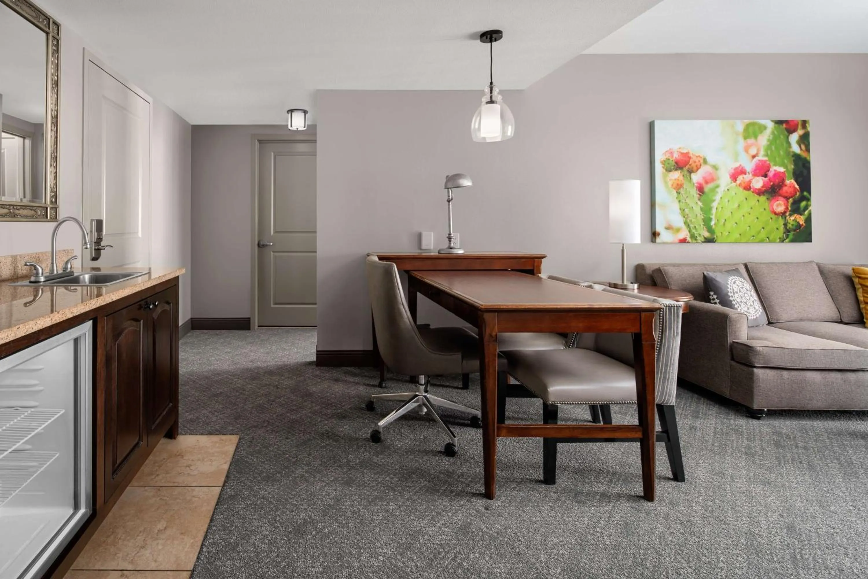 Living room in Embassy Suites San Antonio Riverwalk-Downtown