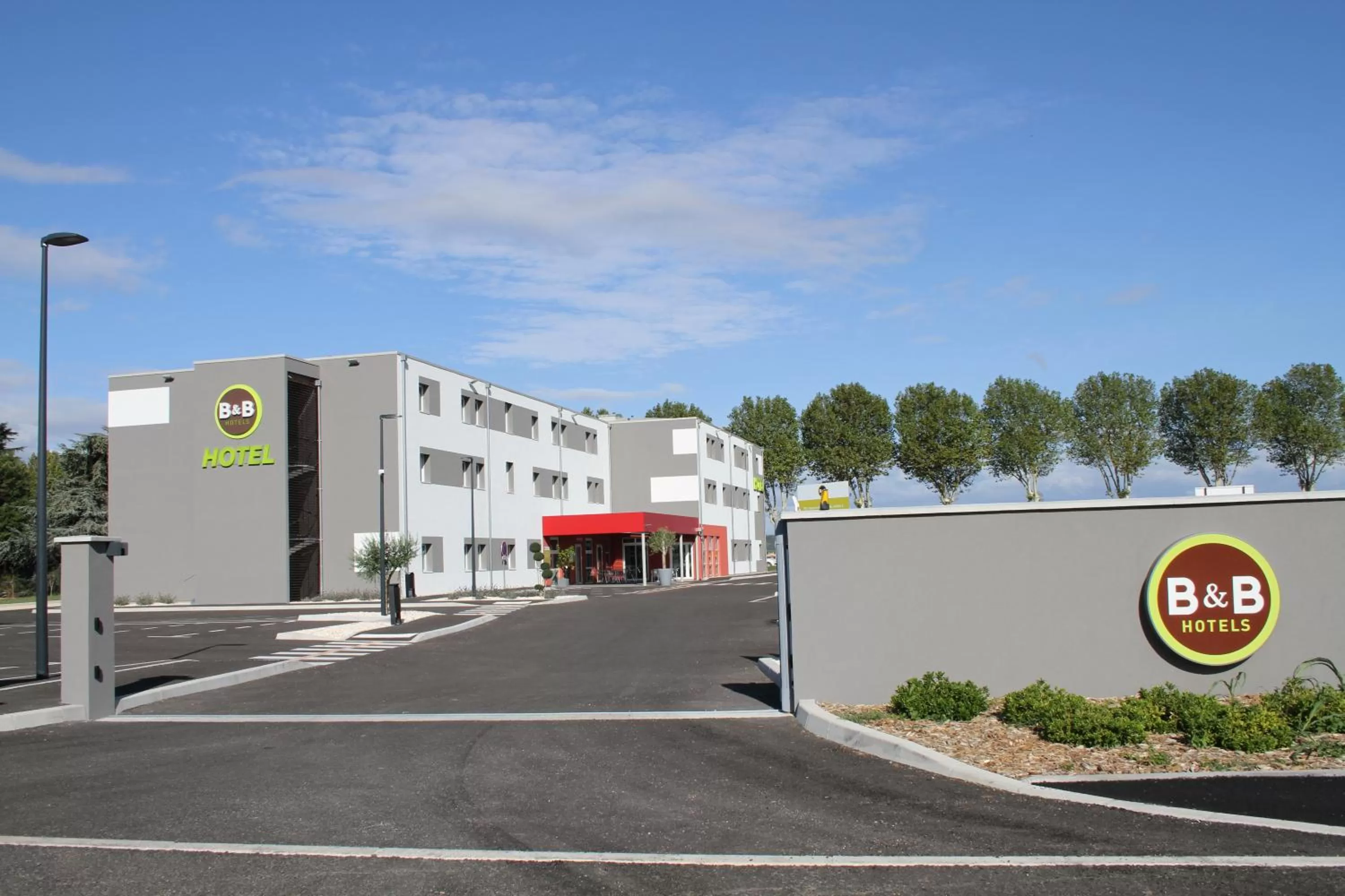 Property building in B&B HOTEL Valence TGV Romans