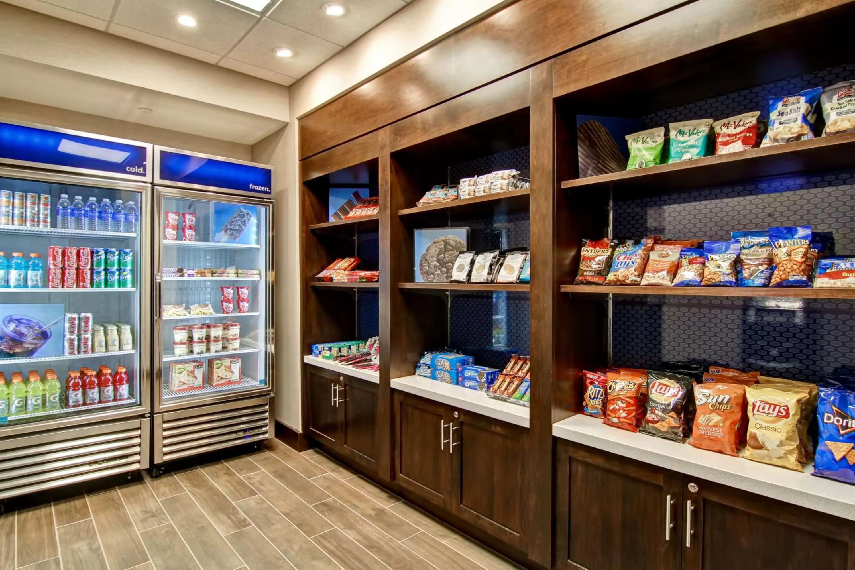 Restaurant/places to eat in Hampton Inn & Suites Detroit/Troy