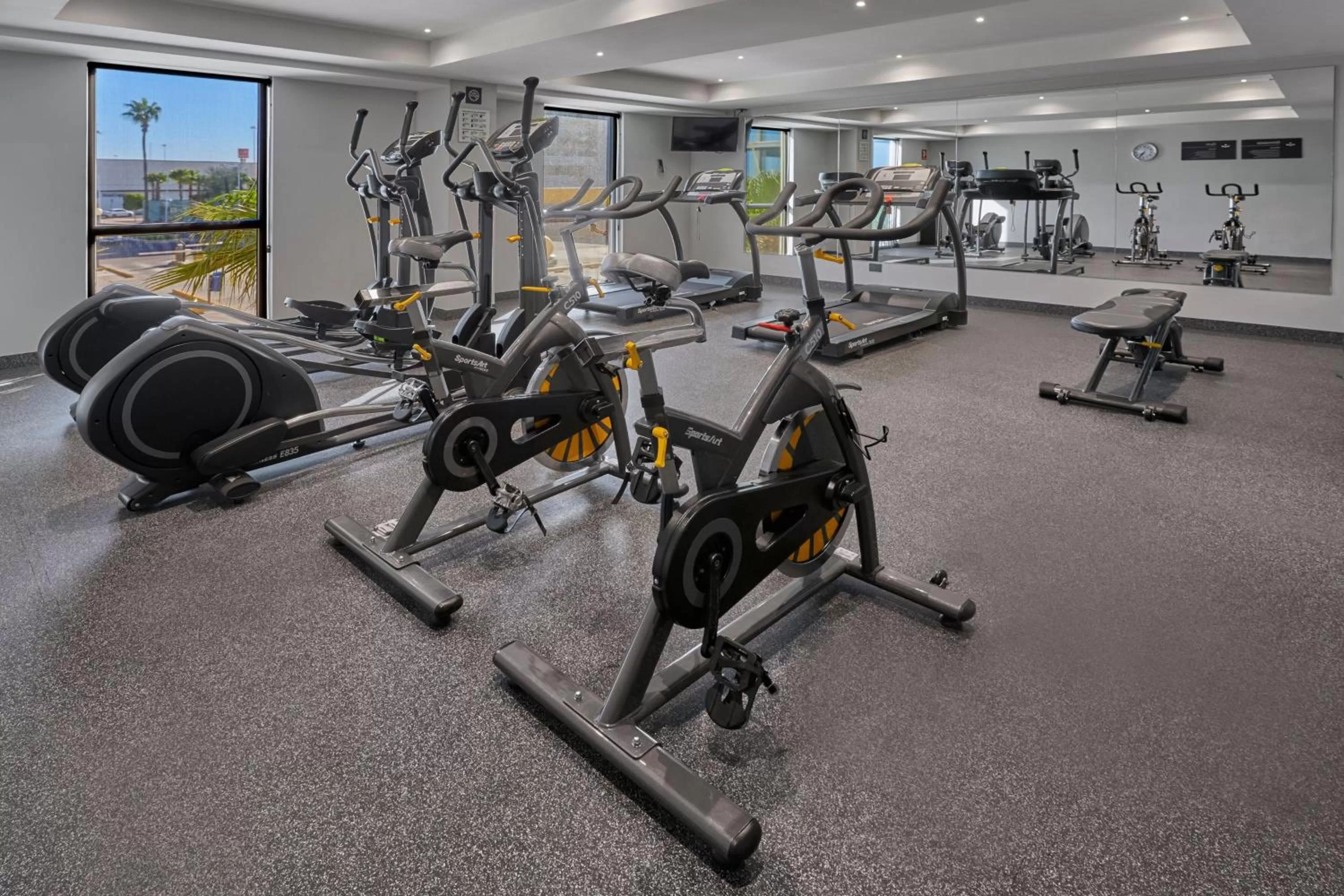 Fitness centre/facilities in City Express by Marriott Hermosillo Expo