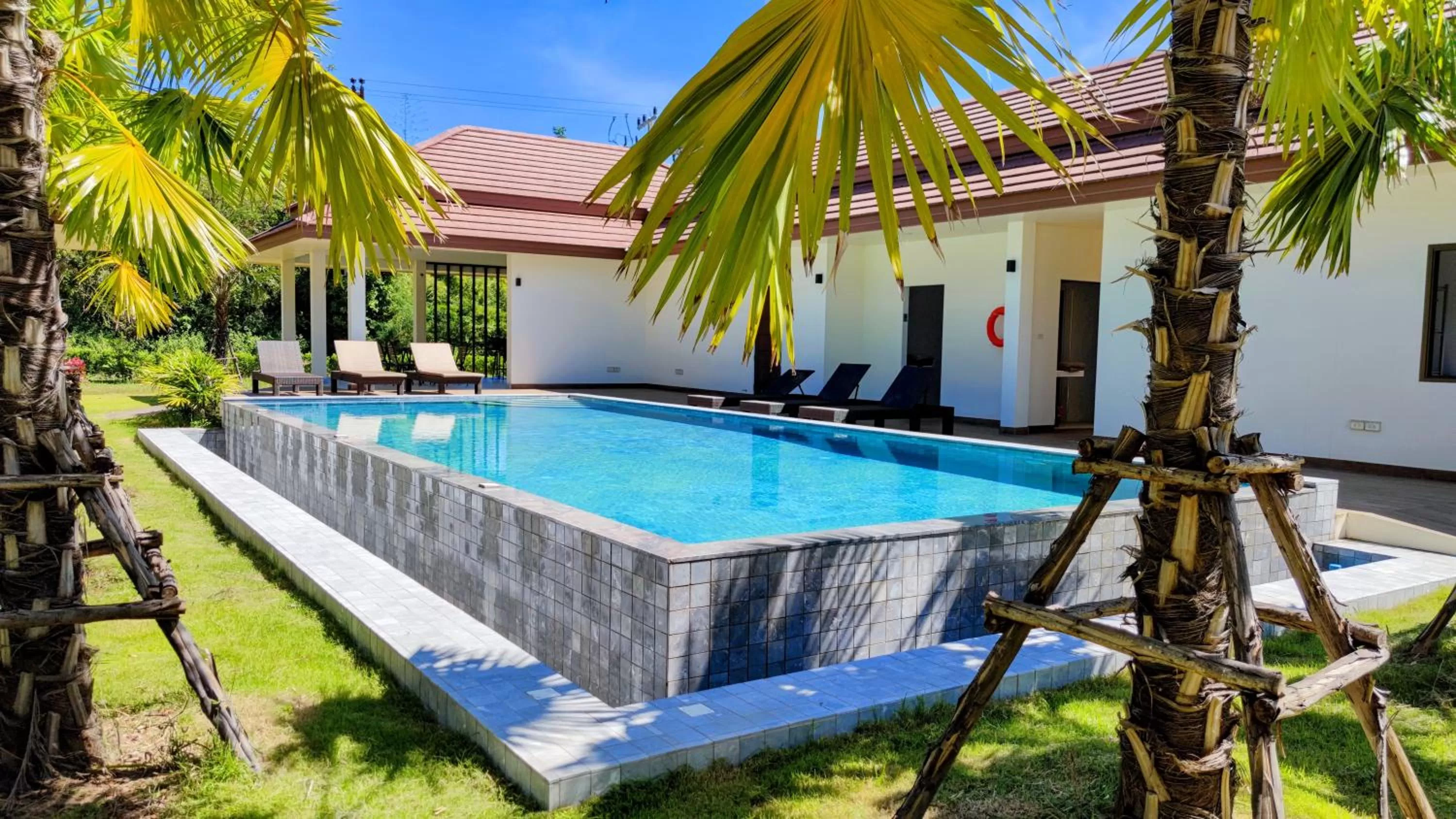 Pool view in Isan Golf & Adventure Hotel