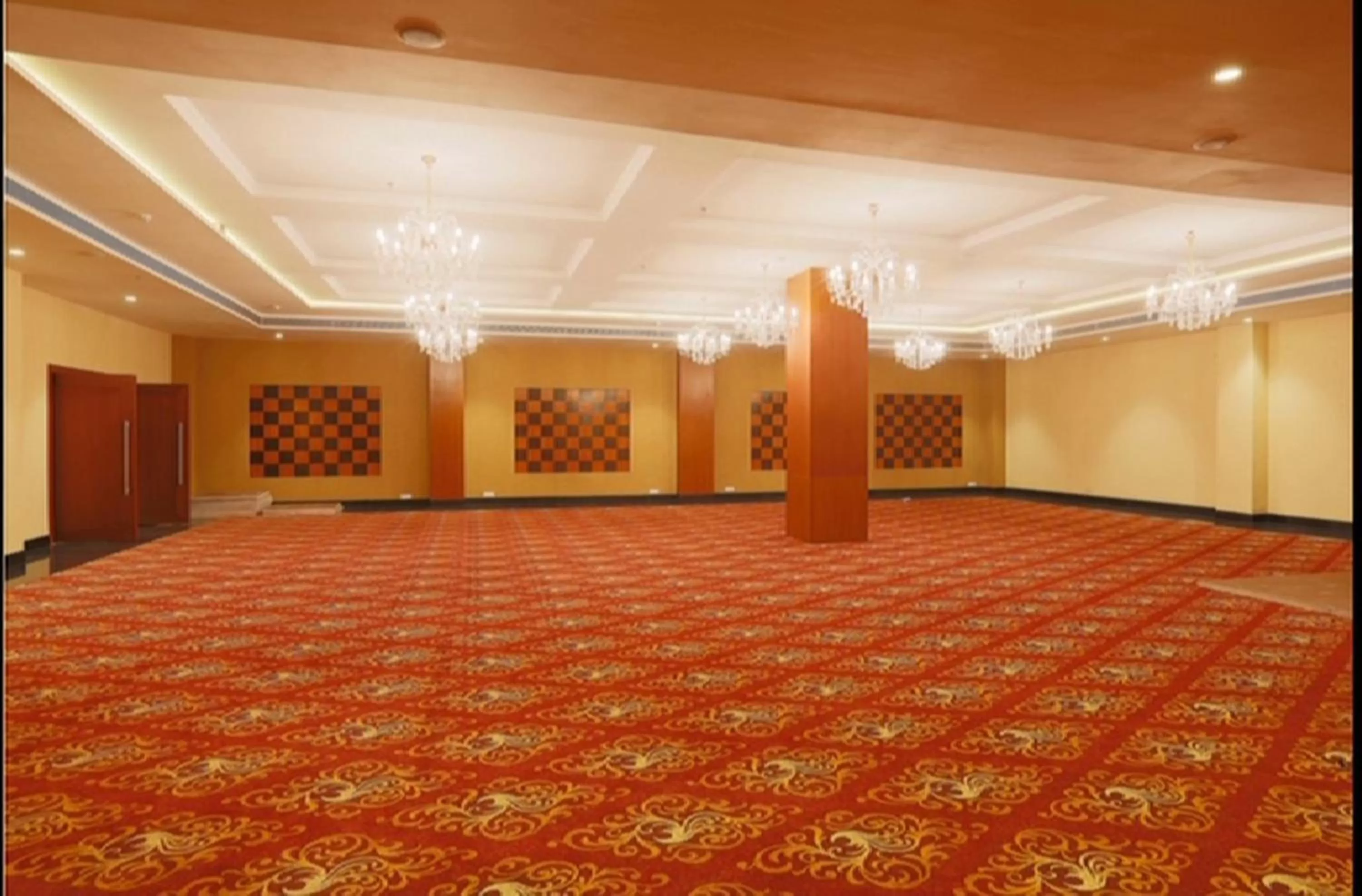 Banquet/Function facilities in Ramada Jamshedpur Bistupur