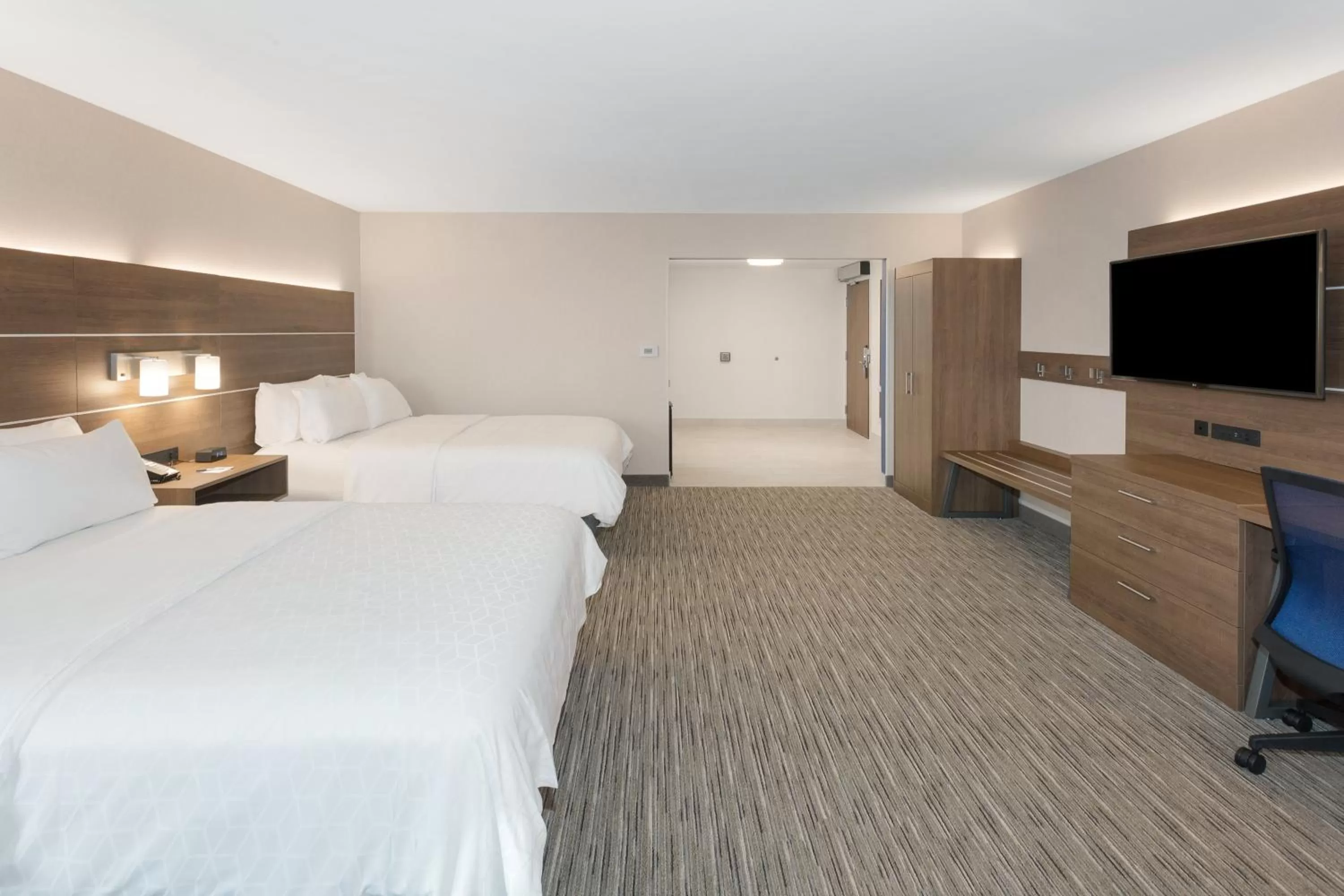 Photo of the whole room, Bed in Holiday Inn Express & Suites Downtown Ottawa East by IHG