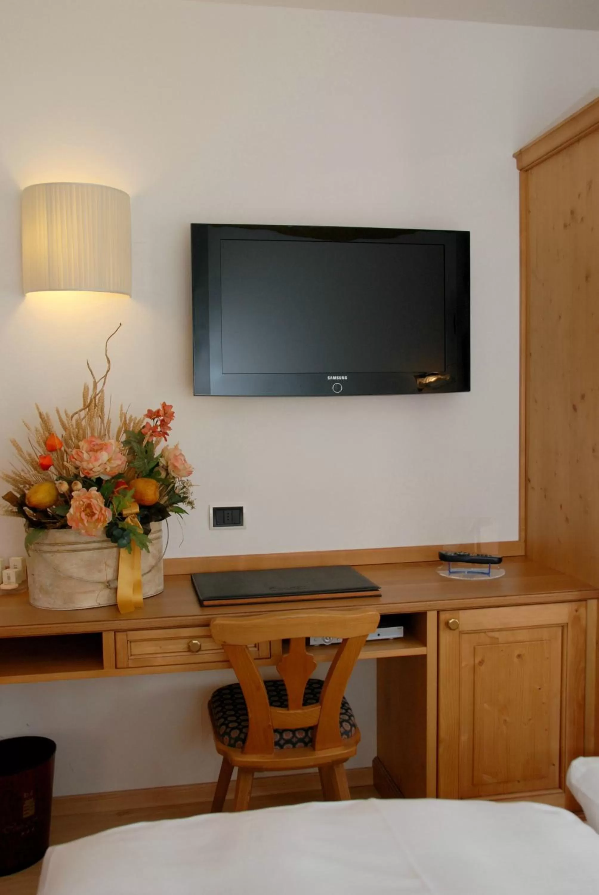 Decorative detail in Central Hotel