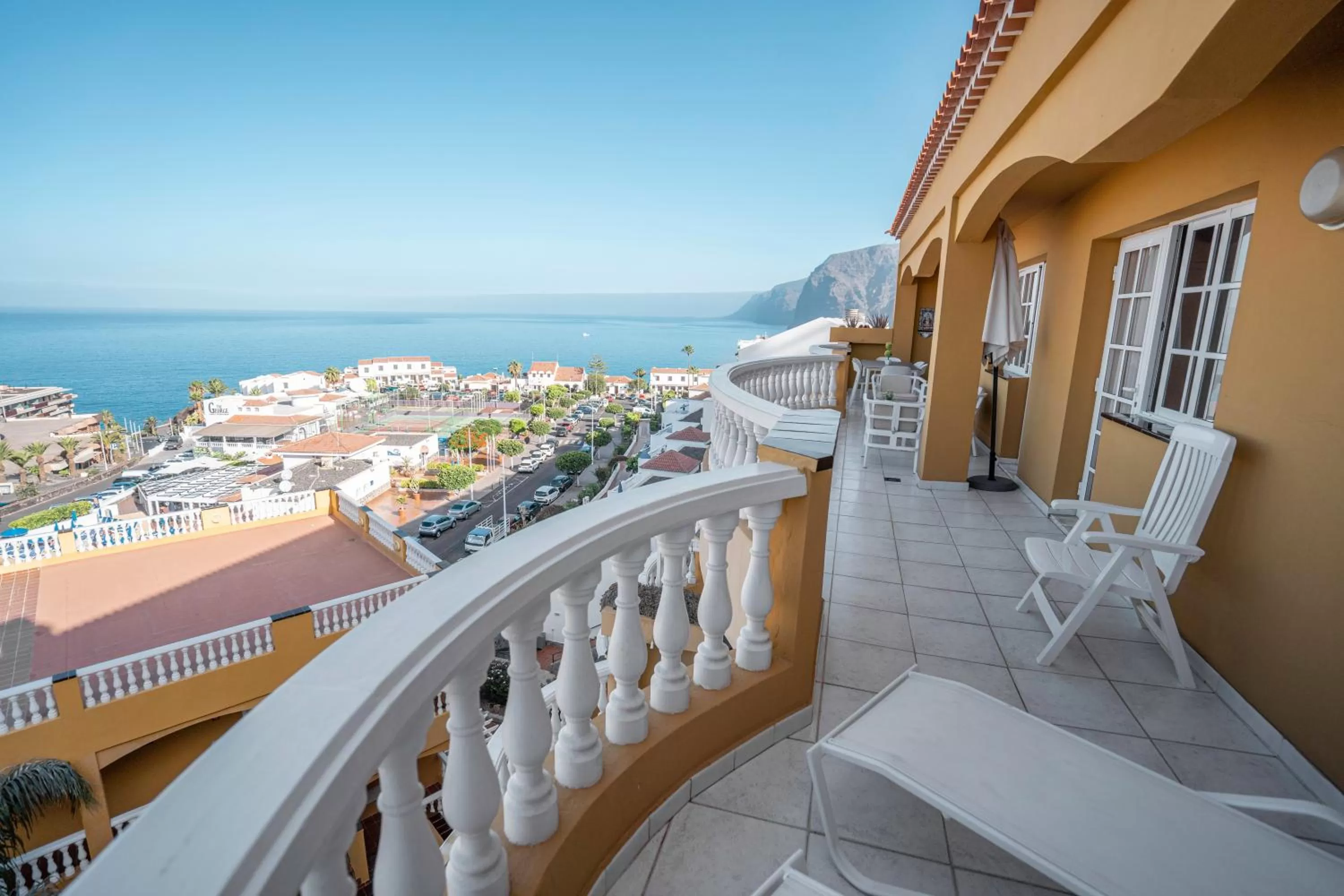 Balcony/Terrace in El Marques Palace by Intercorp Group