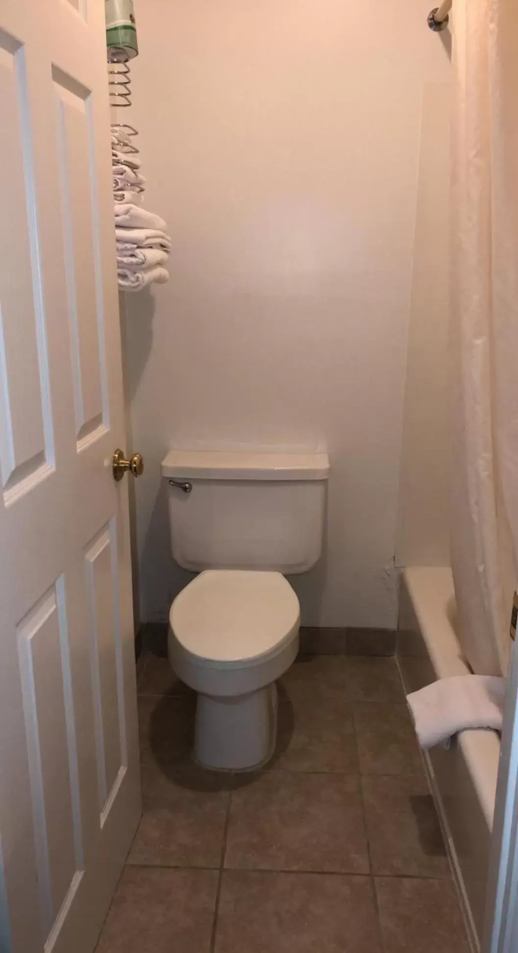 King Room in Jefferson Inn King Room in Jefferson Inn