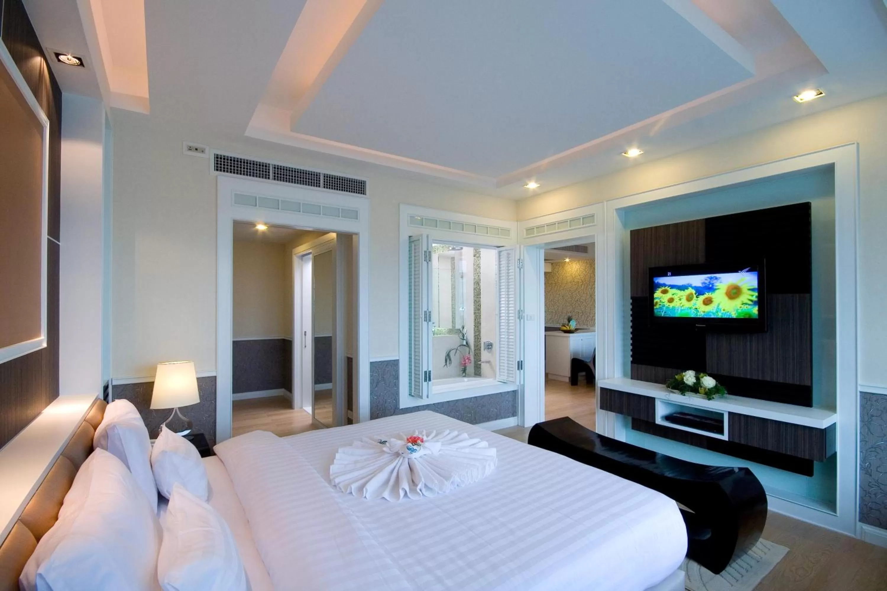 TV and multimedia, Bed in A-Te Chumphon Hotel - SHA Plus