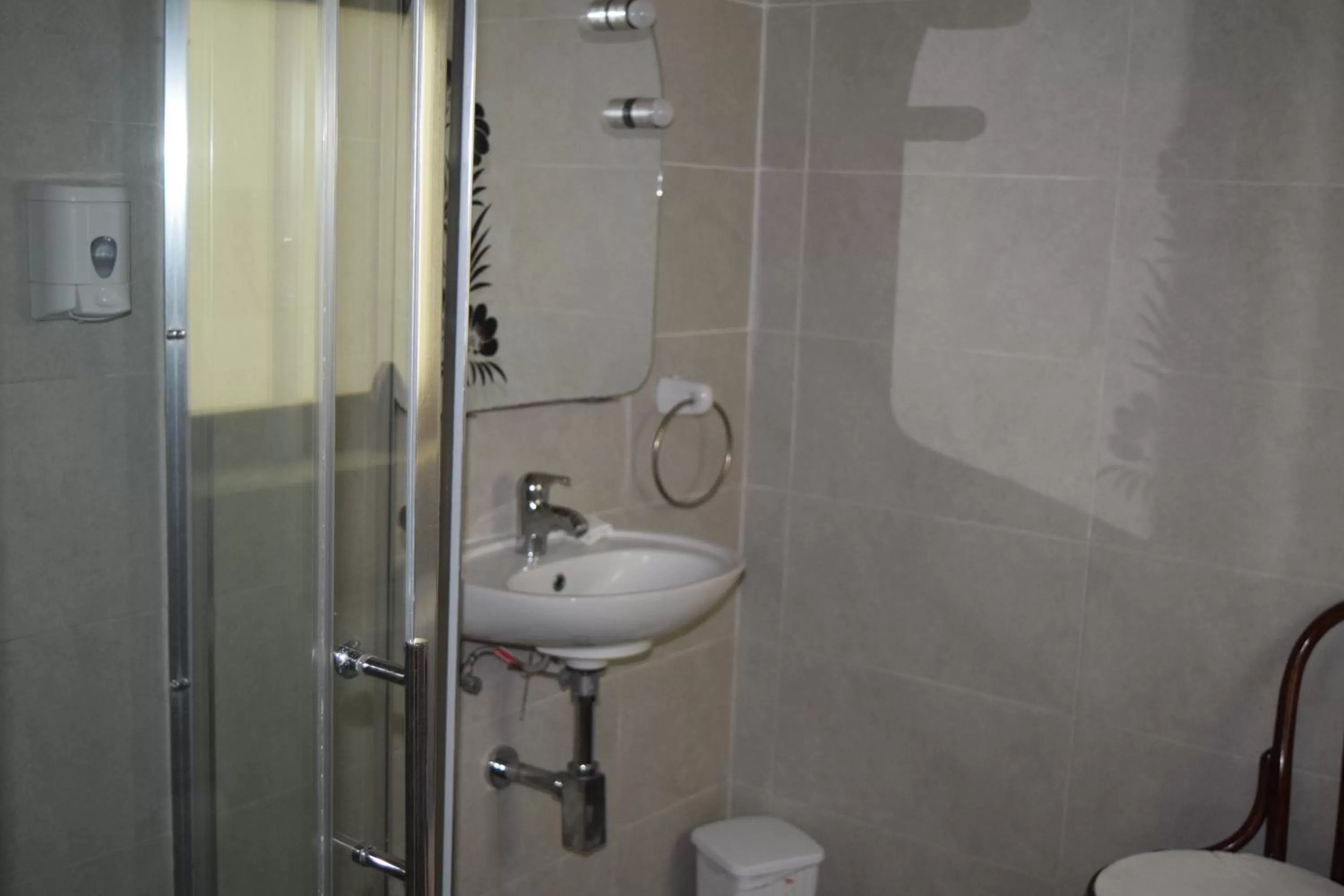 Shower in St George of Lydda B&B