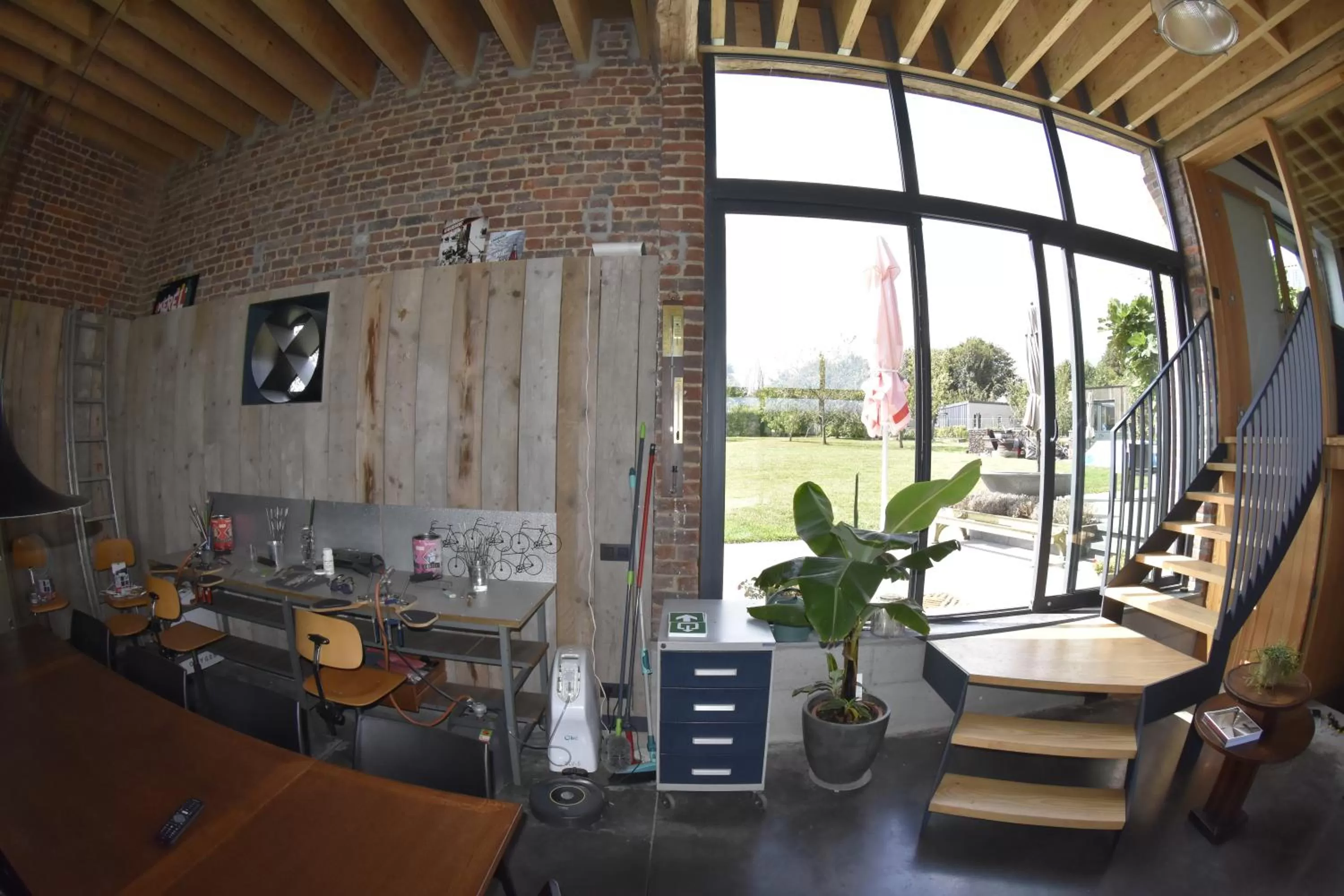 Restaurant/Places to Eat in Akrenbos 101