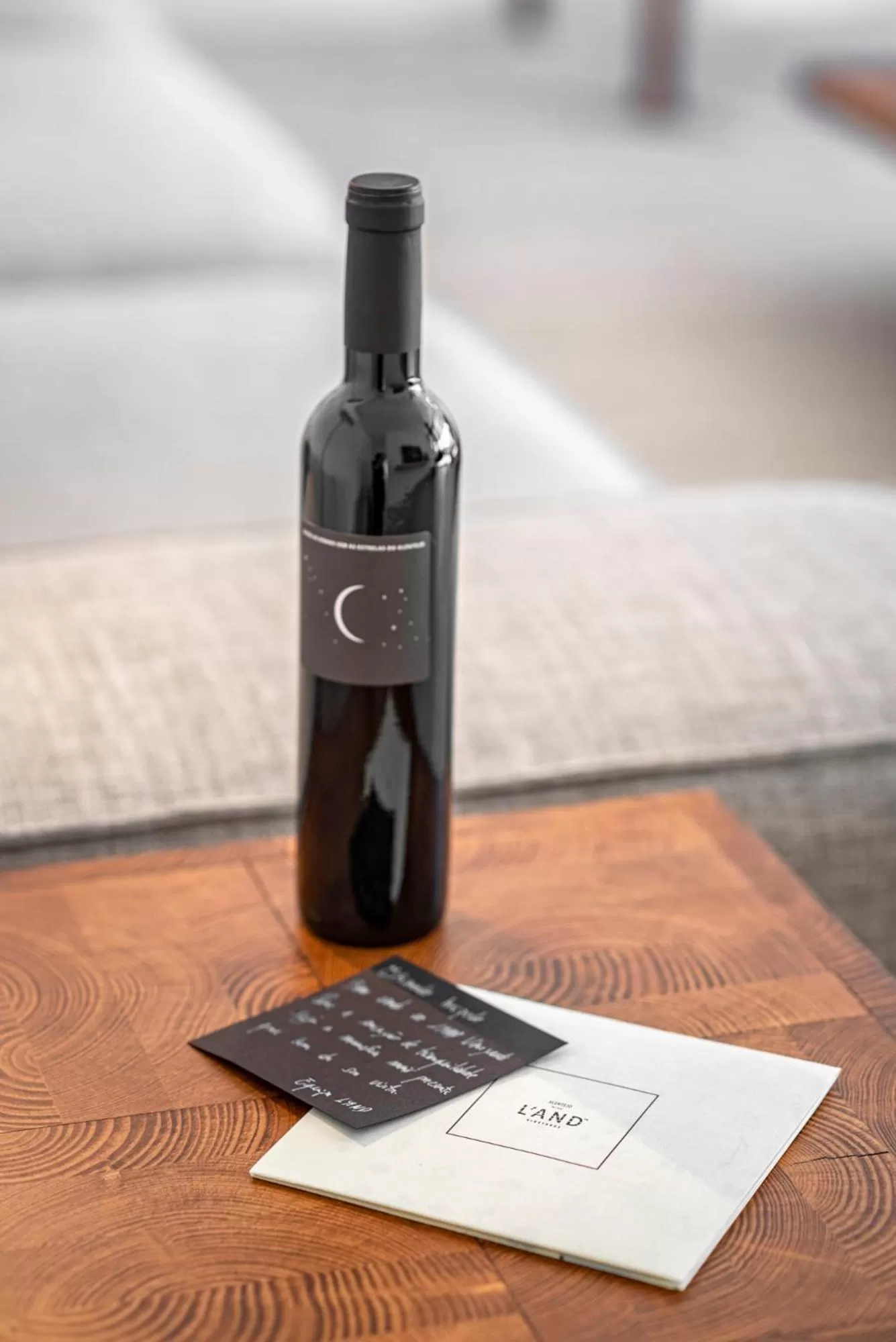 Decorative detail in L'AND Vineyards - Relais & Châteaux