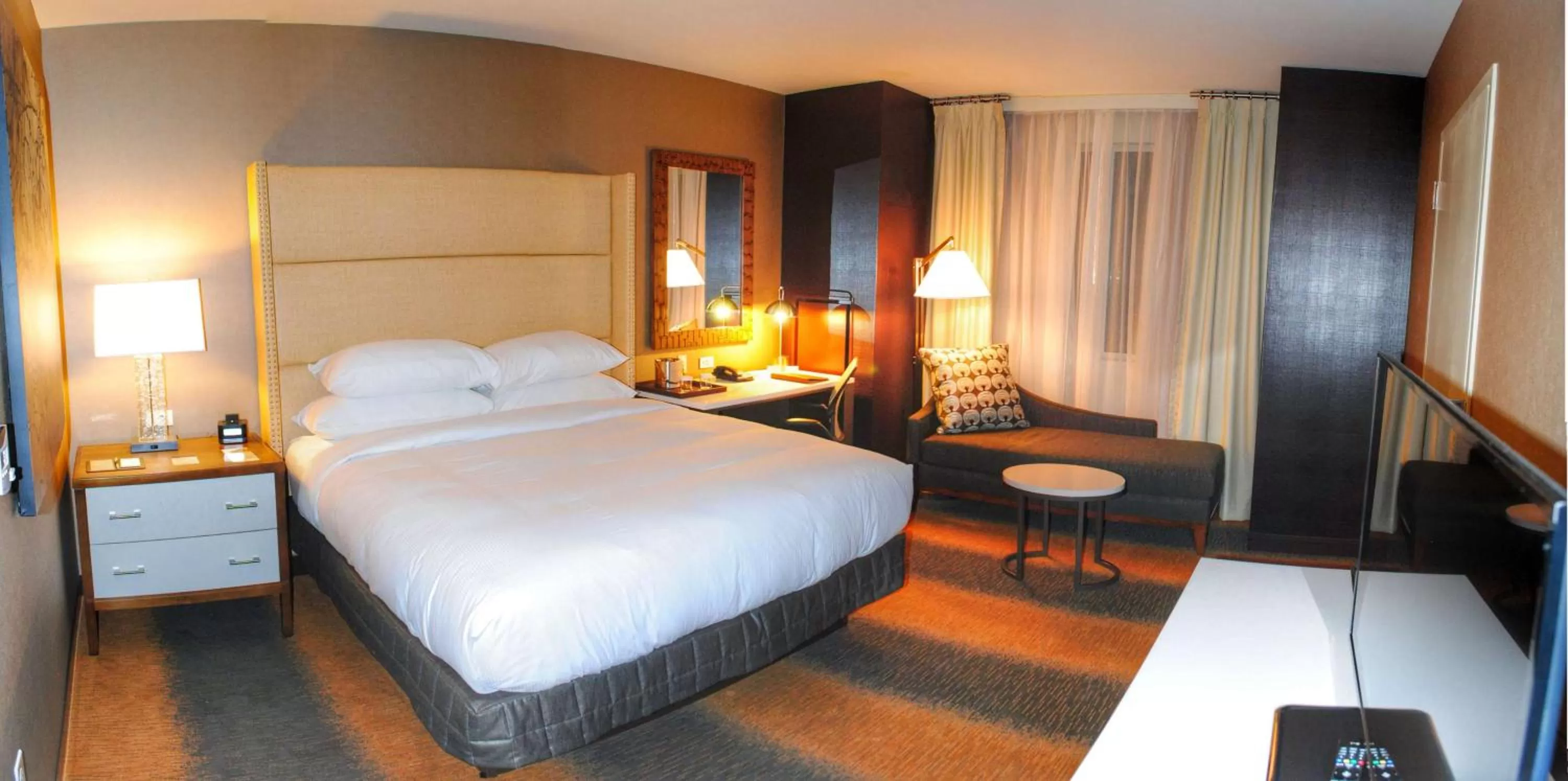 Bed in DoubleTree by Hilton Hotel Reading