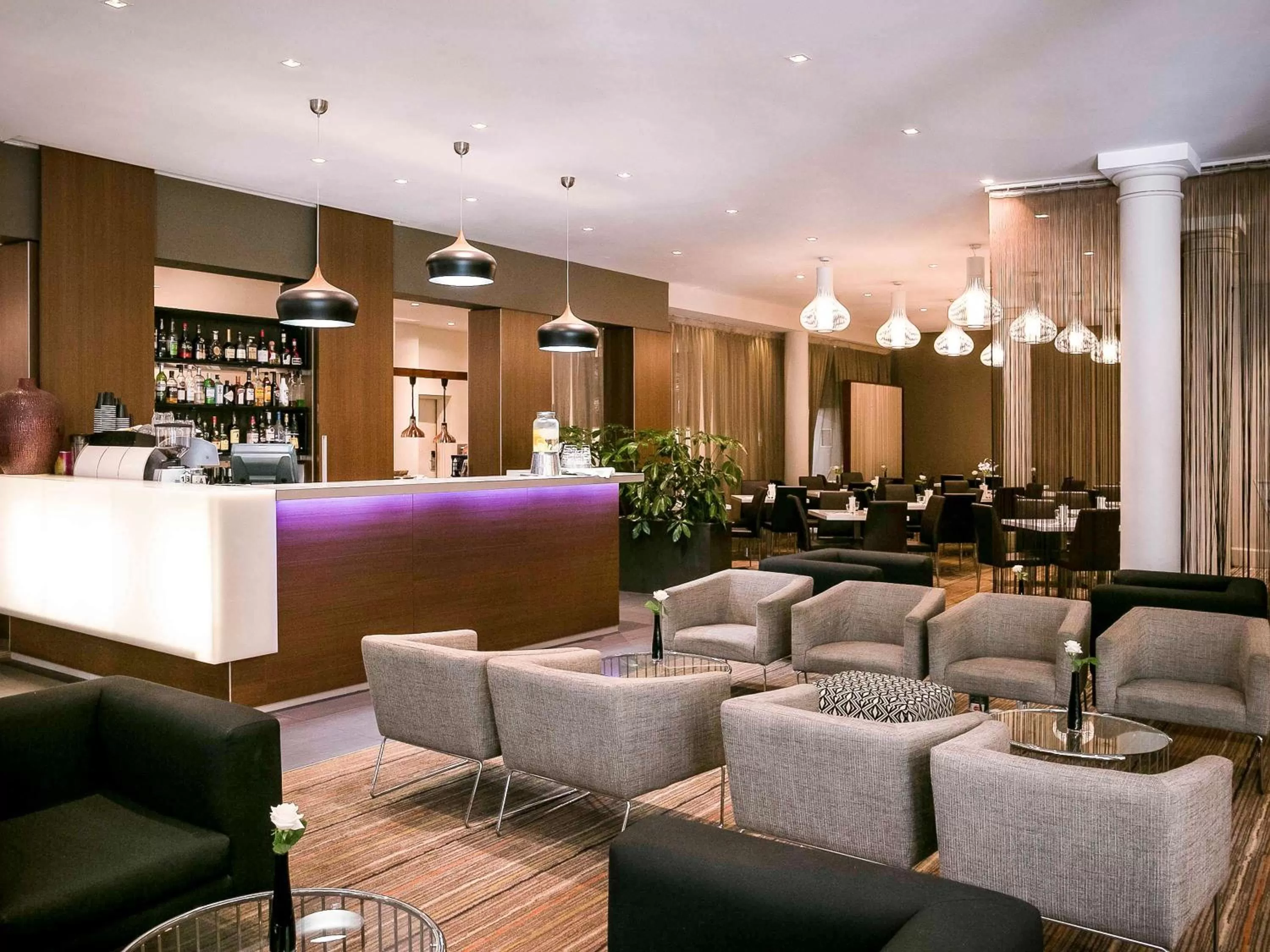 Restaurant/places to eat, Lounge/Bar in Novotel Sydney Central