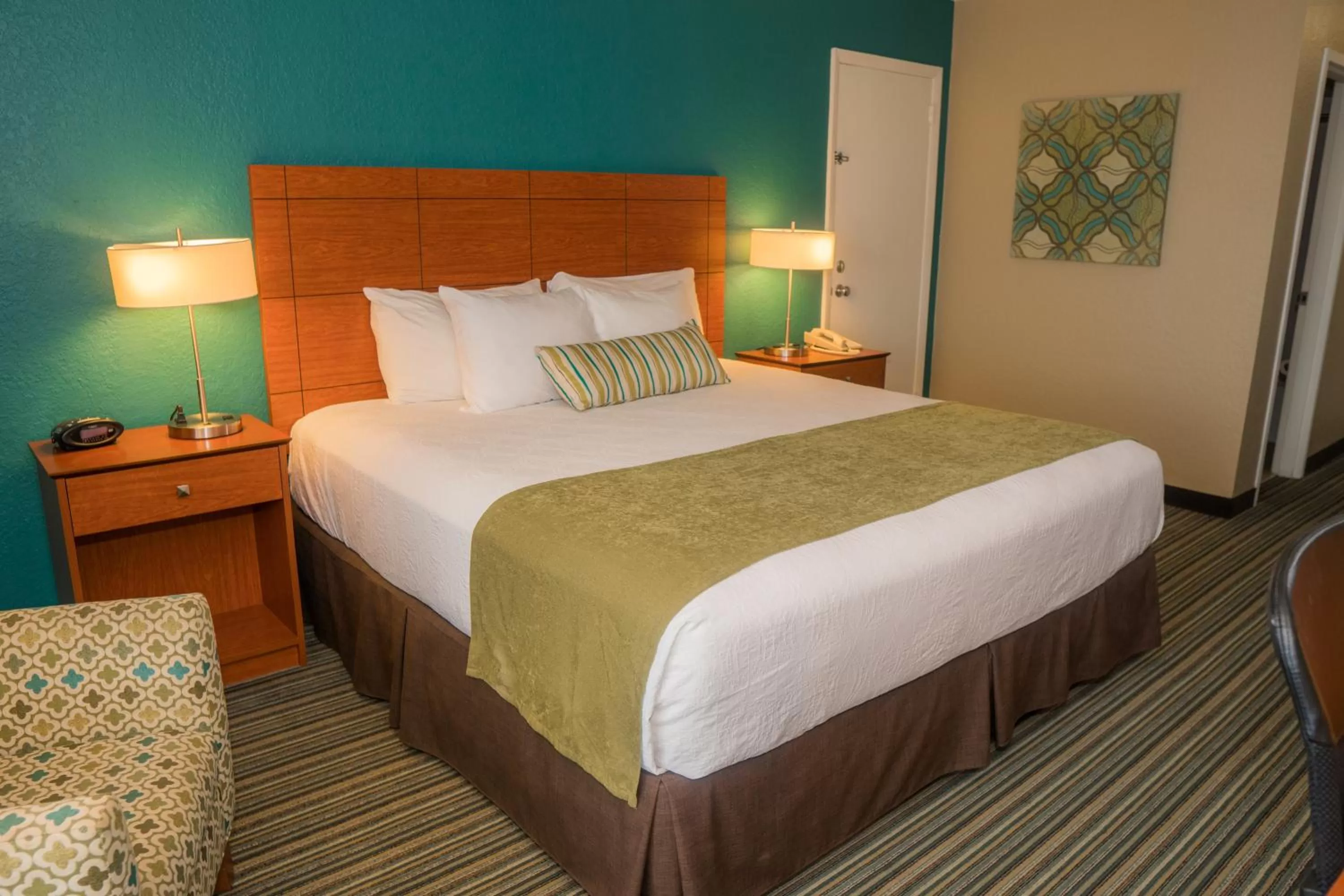 Bed in Best Western On The Bay Inn & Marina