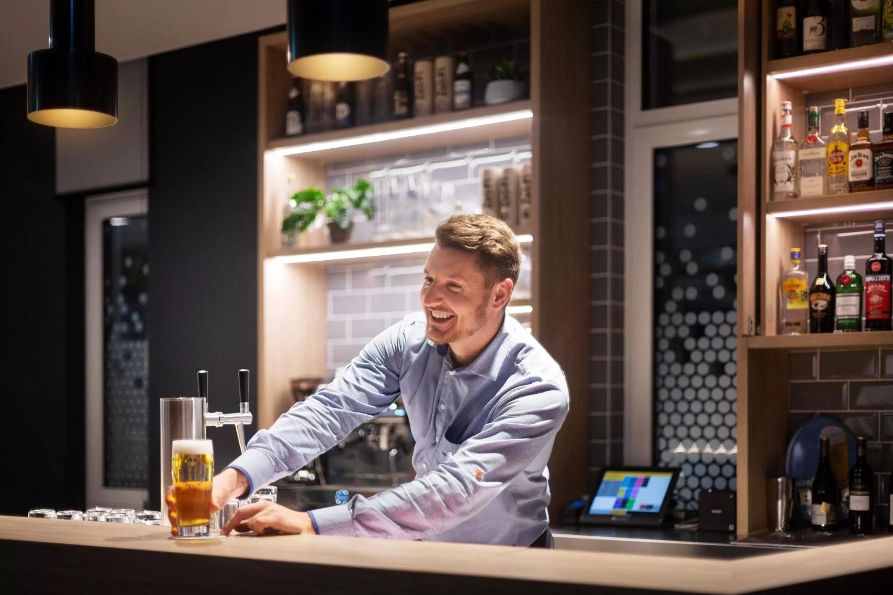 Lounge or bar in Holiday Inn Express - Erlangen by IHG