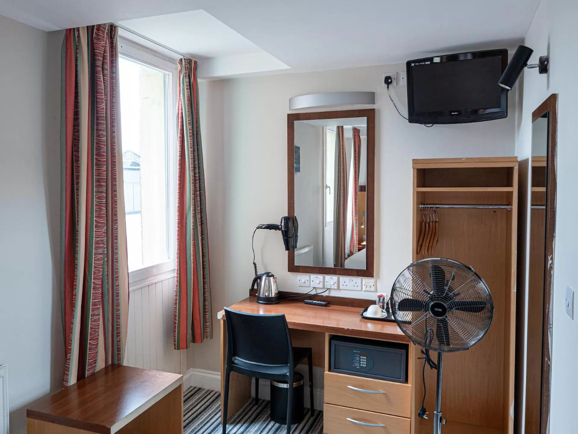 TV and multimedia in Maiden Oval