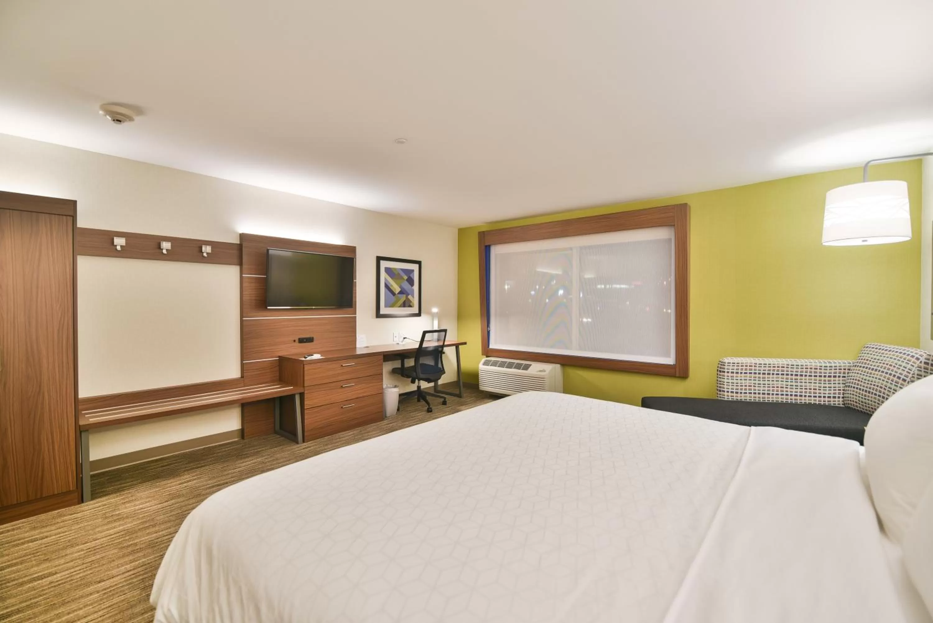Photo of the whole room, Bed in Holiday Inn Express & Suites Lehi - Thanksgiving Point by IHG
