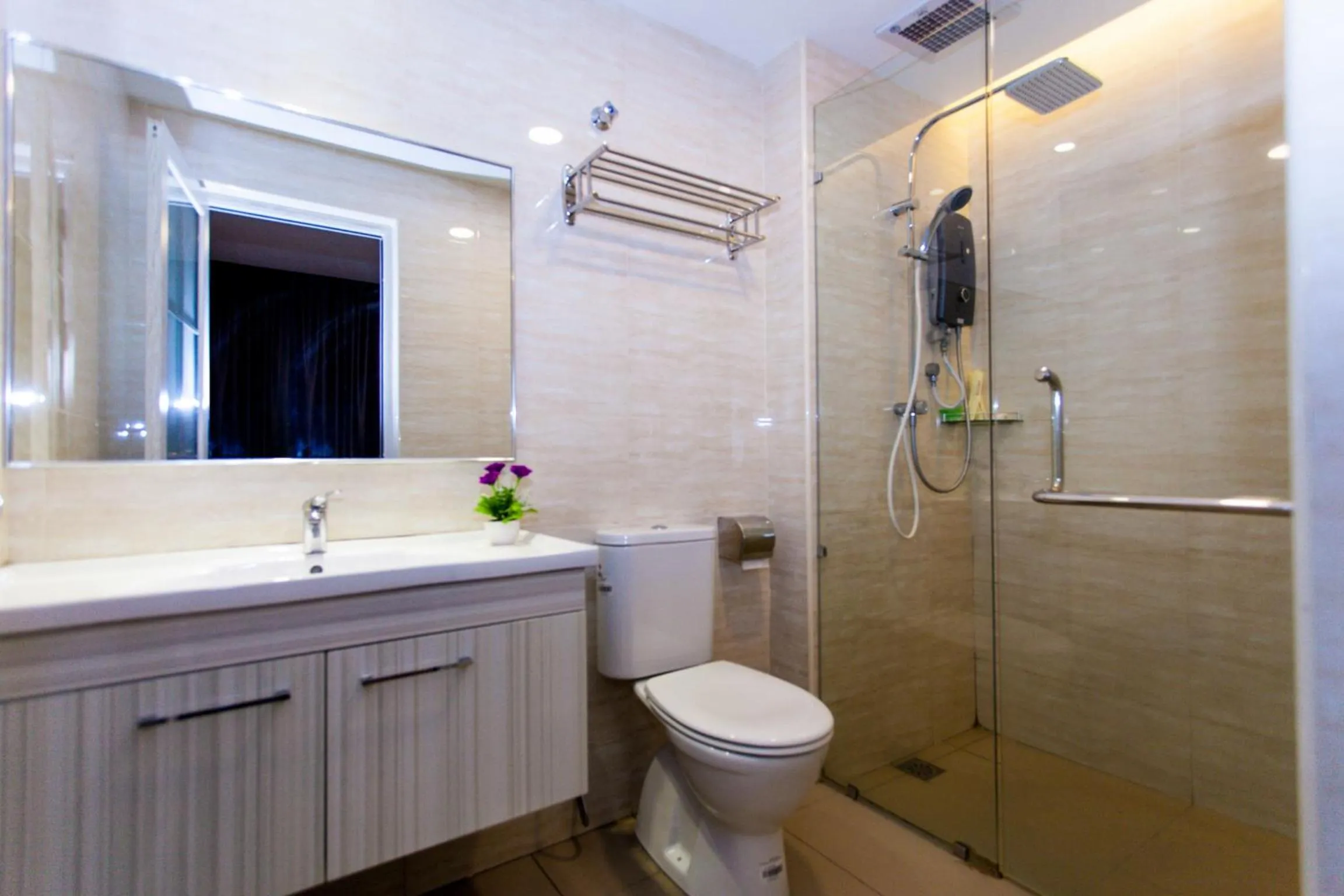 Shower in GM Grand Moments Bandar Sunway