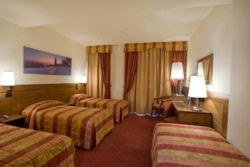 Photo of the whole room, Bed in Hotel Master