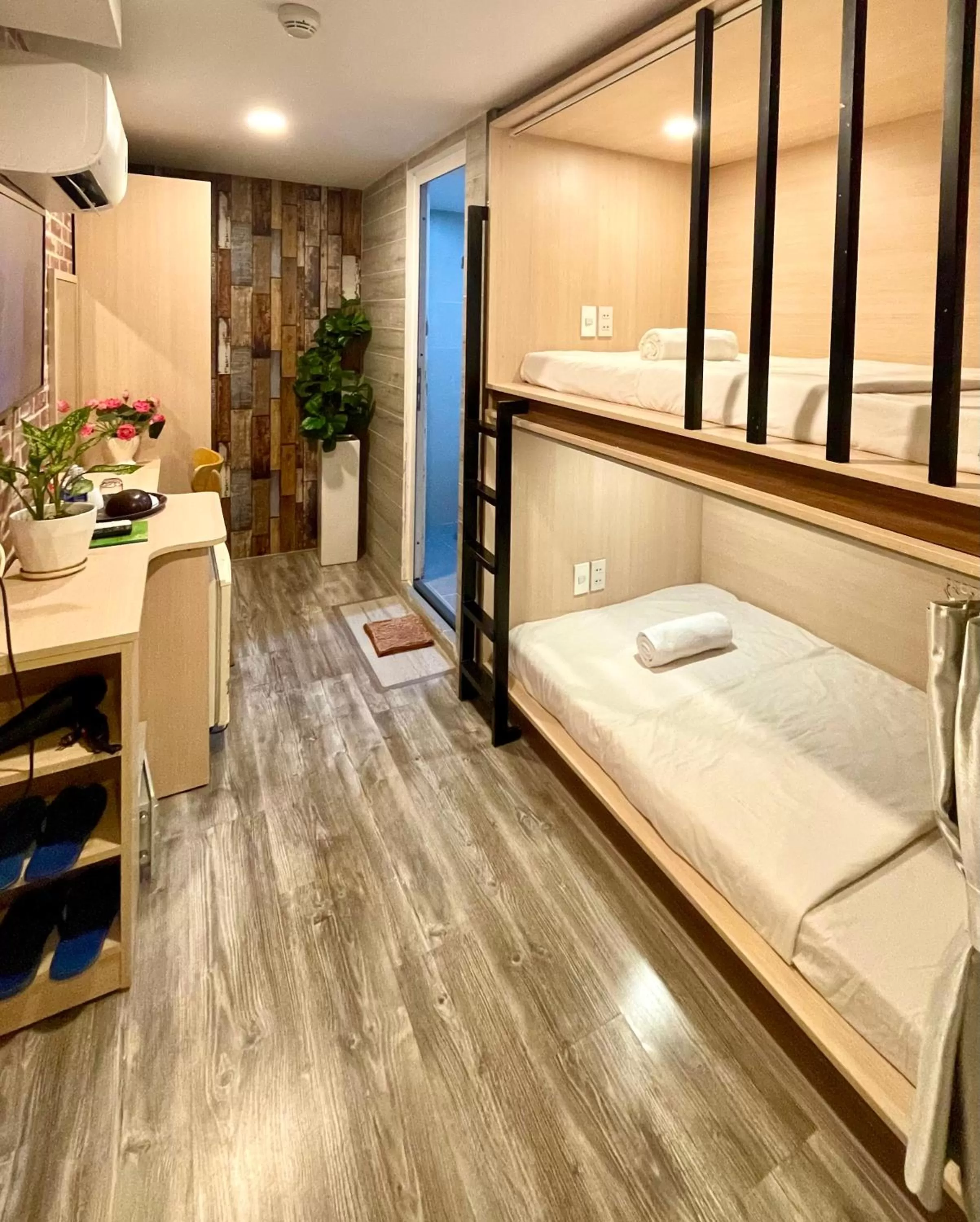 Toilet, Bed in Galaxy Boutique Sai Gon Central Hotel