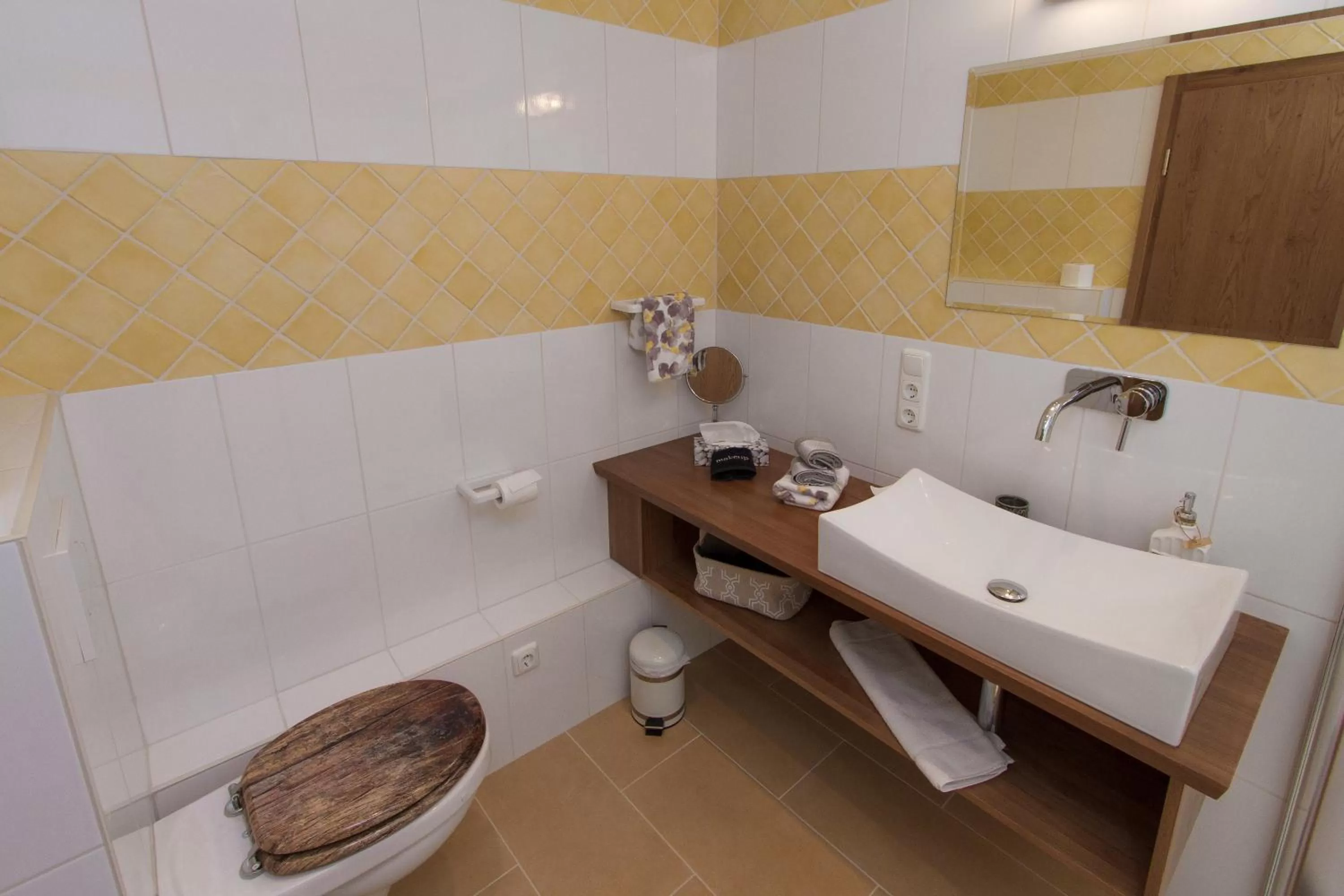 Photo of the whole room in Hotel Alpenblick