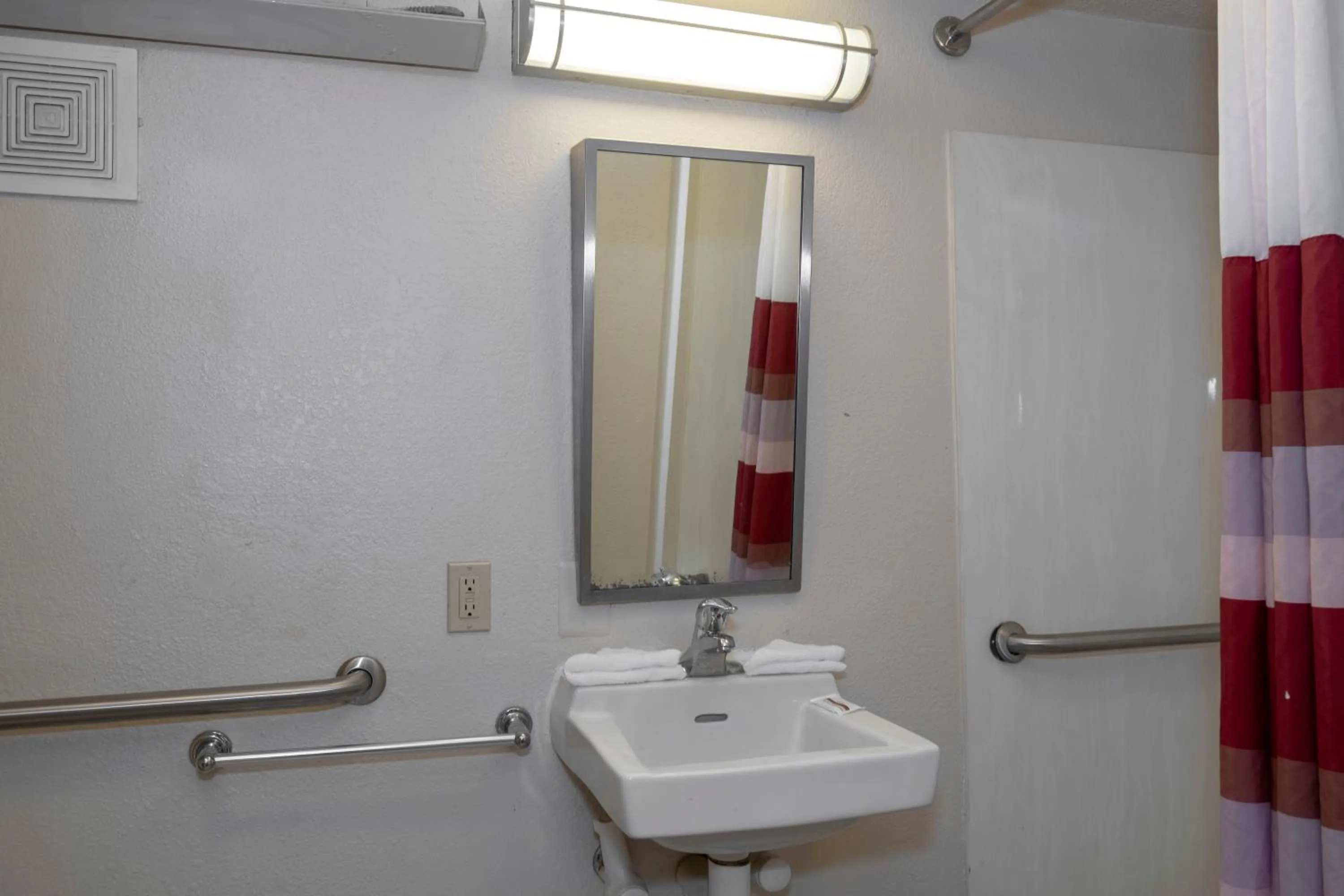 Other in Red Roof Inn Washington DC-Lanham