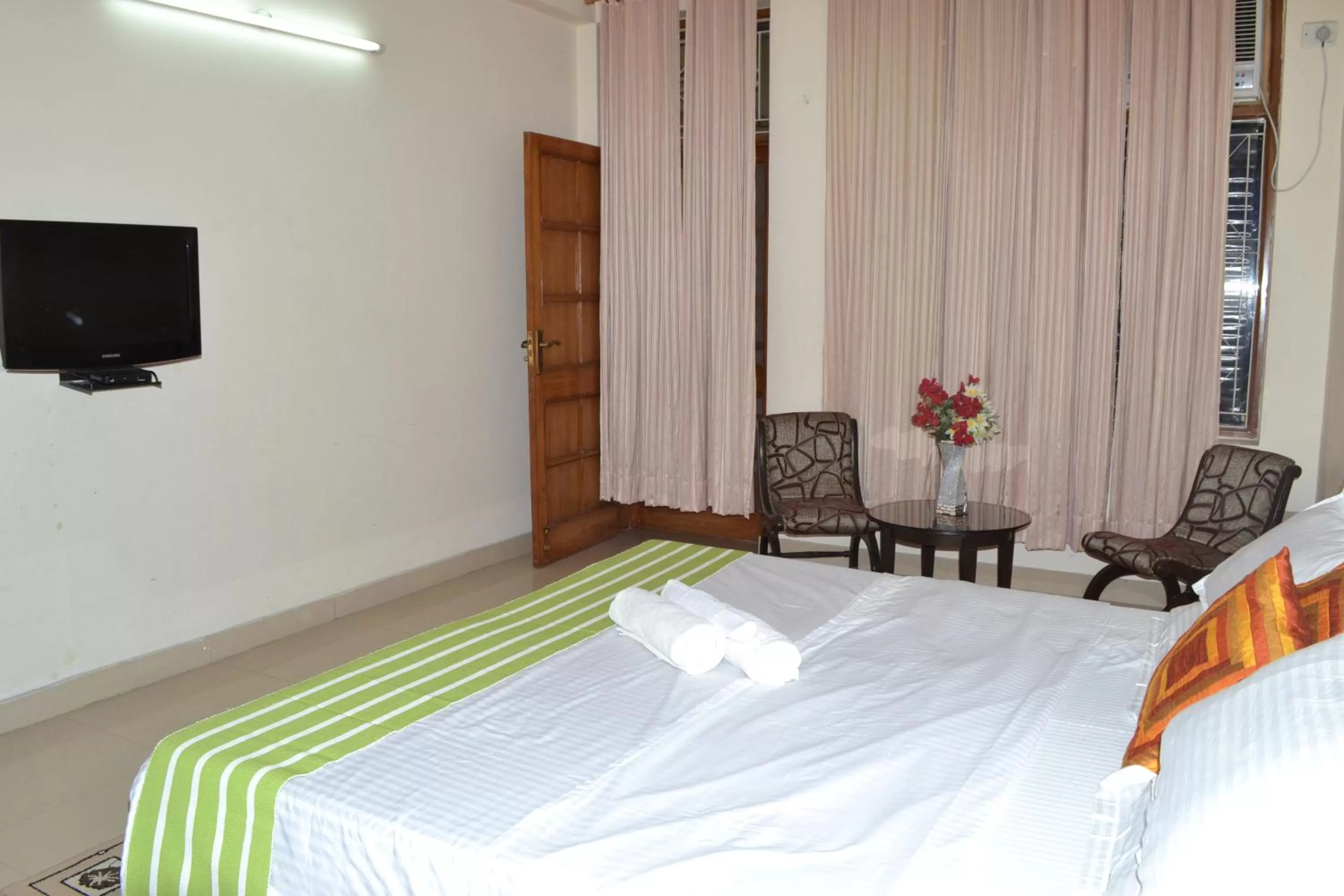 Bedroom, Bed in Raj Cottage Ganga Vatika