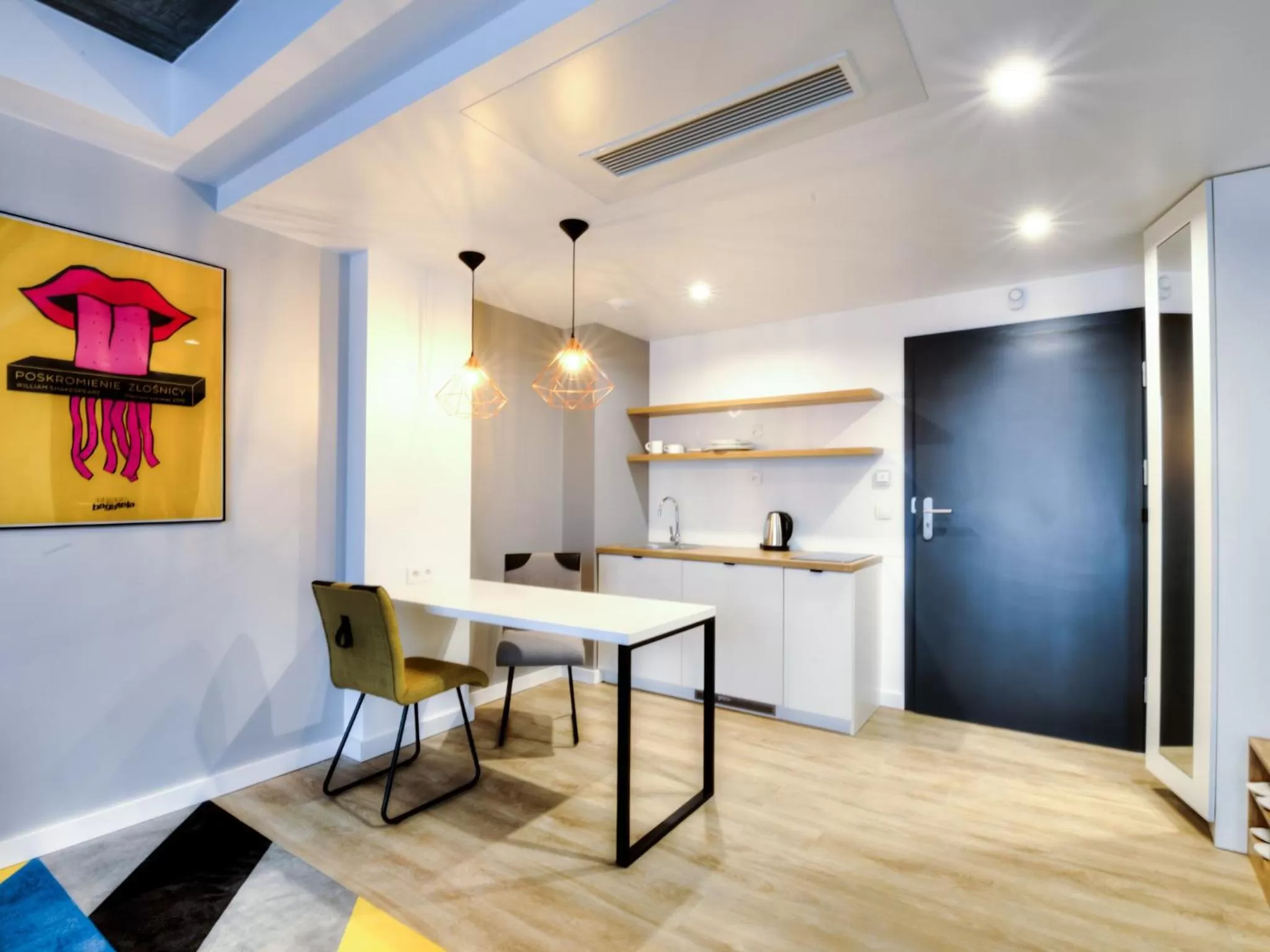 Photo of the whole room in Lwowska 1