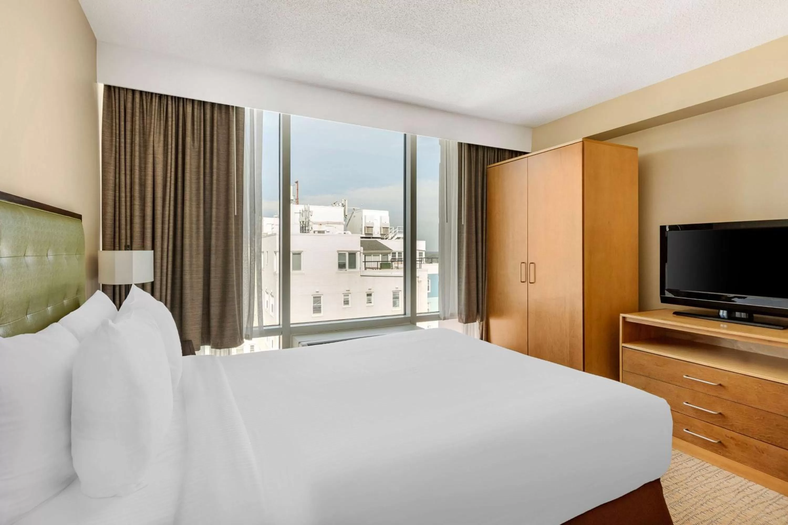 Bed in Hilton Vacation Club Ocean Beach Club Virginia Beach