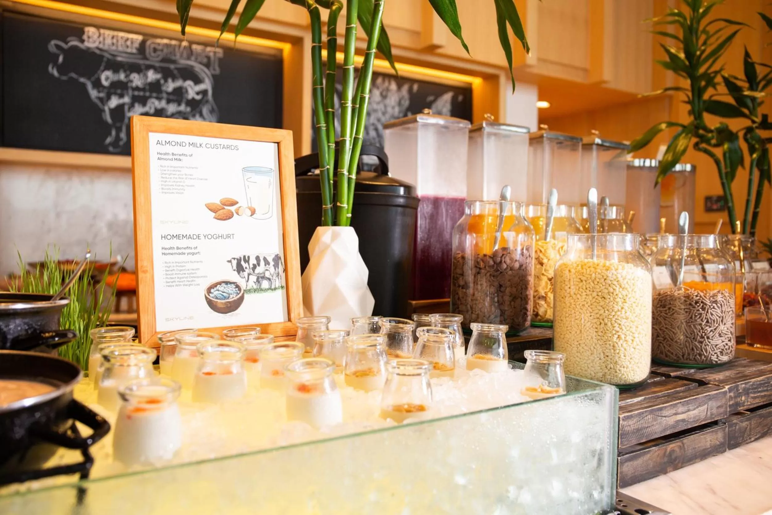 Food and drinks in Avani Plus Riverside Bangkok Hotel