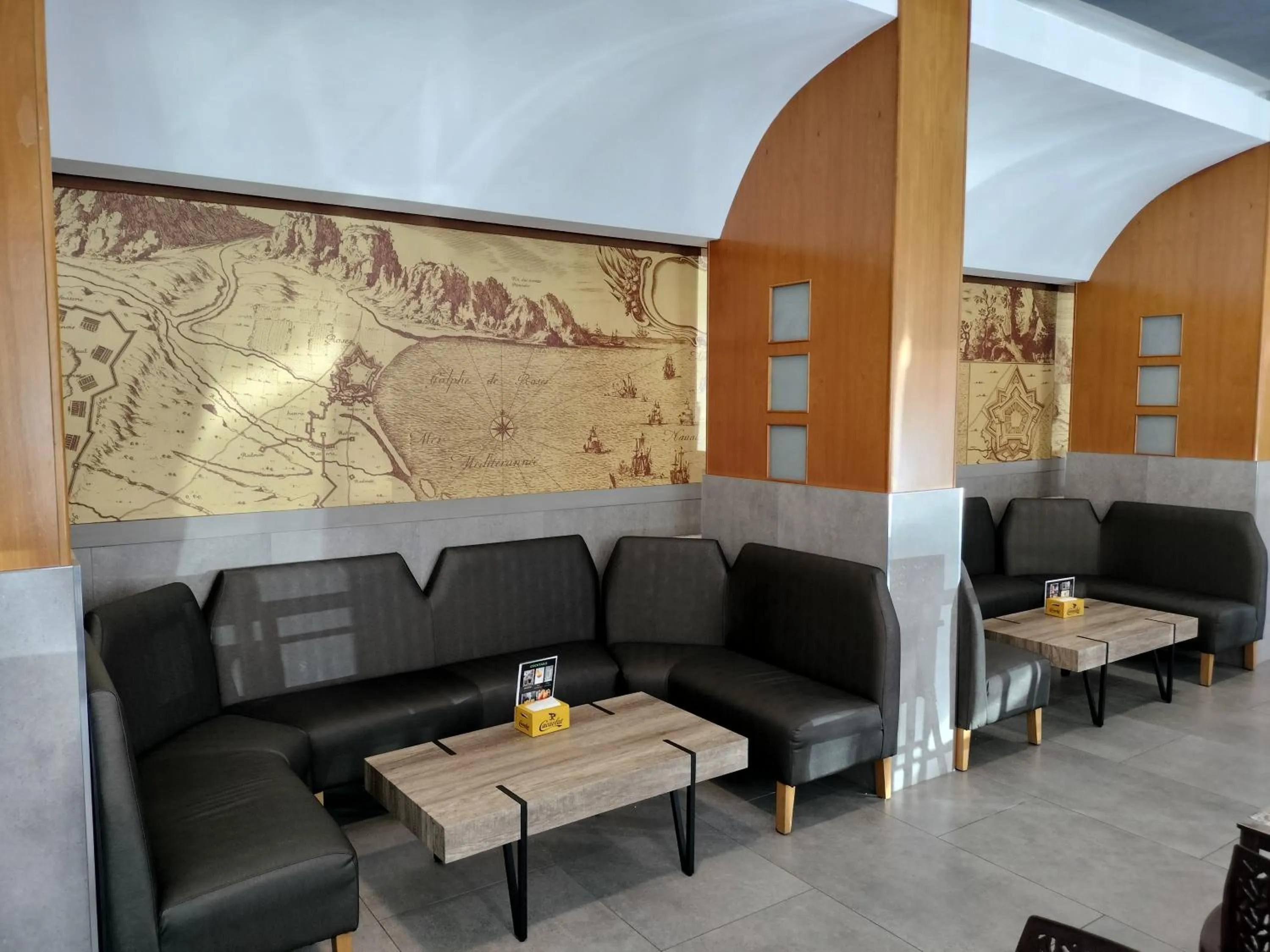 Lounge or bar in Hotel Ciutadella