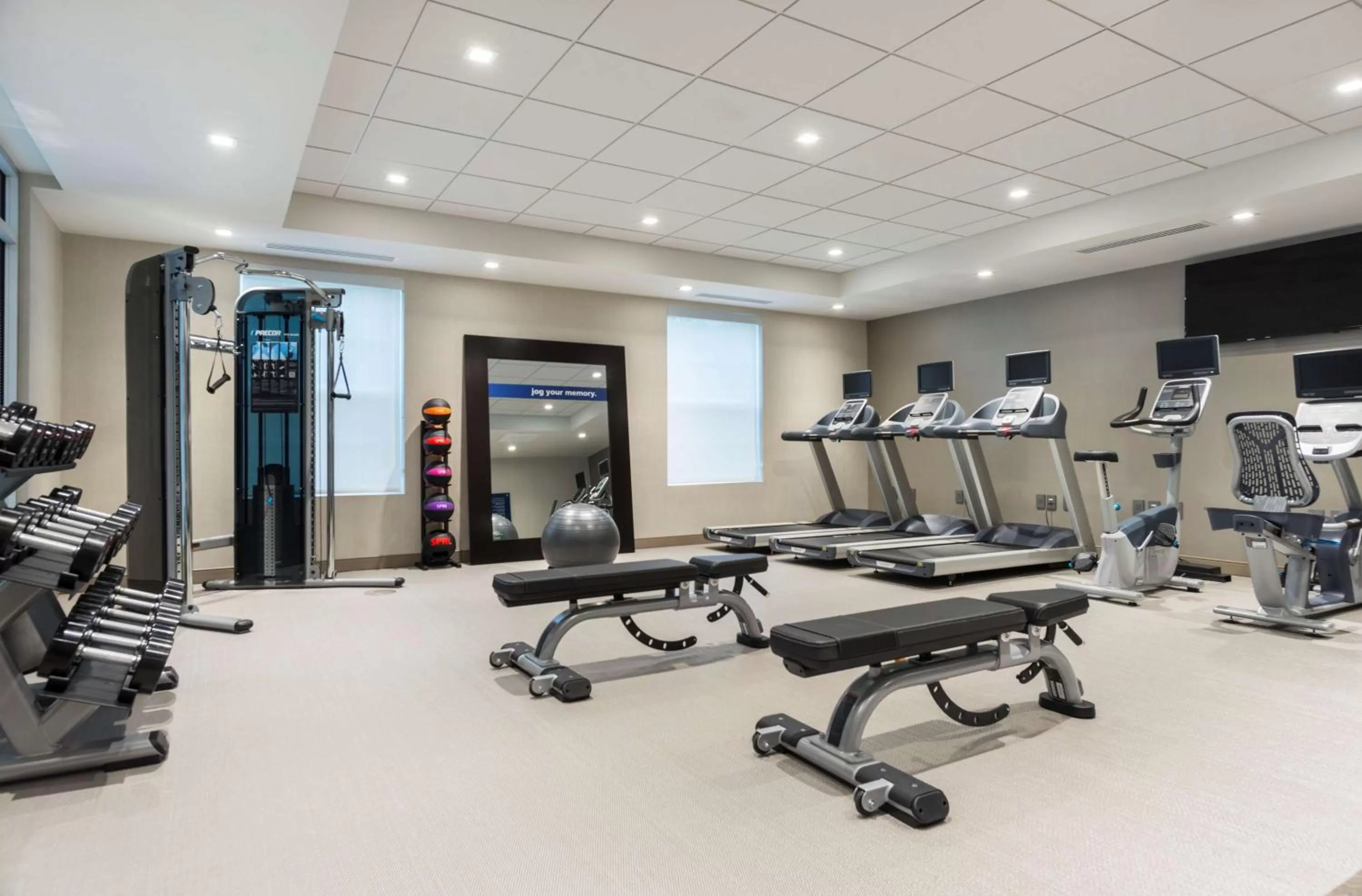 Fitness centre/facilities in Hampton Inn & Suites Bridgewater, NJ
