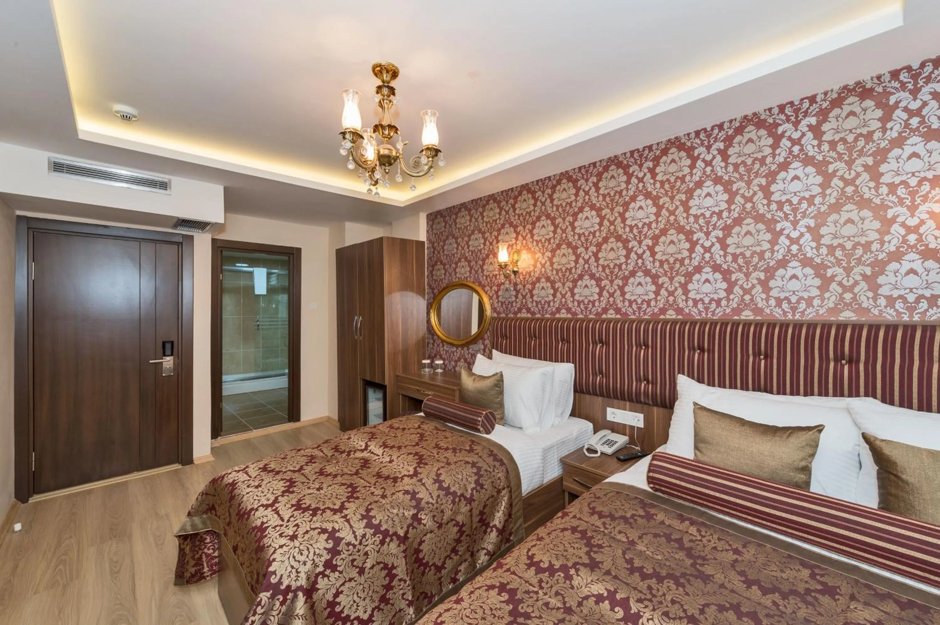 Bed in Marmara Place Old City Hotel