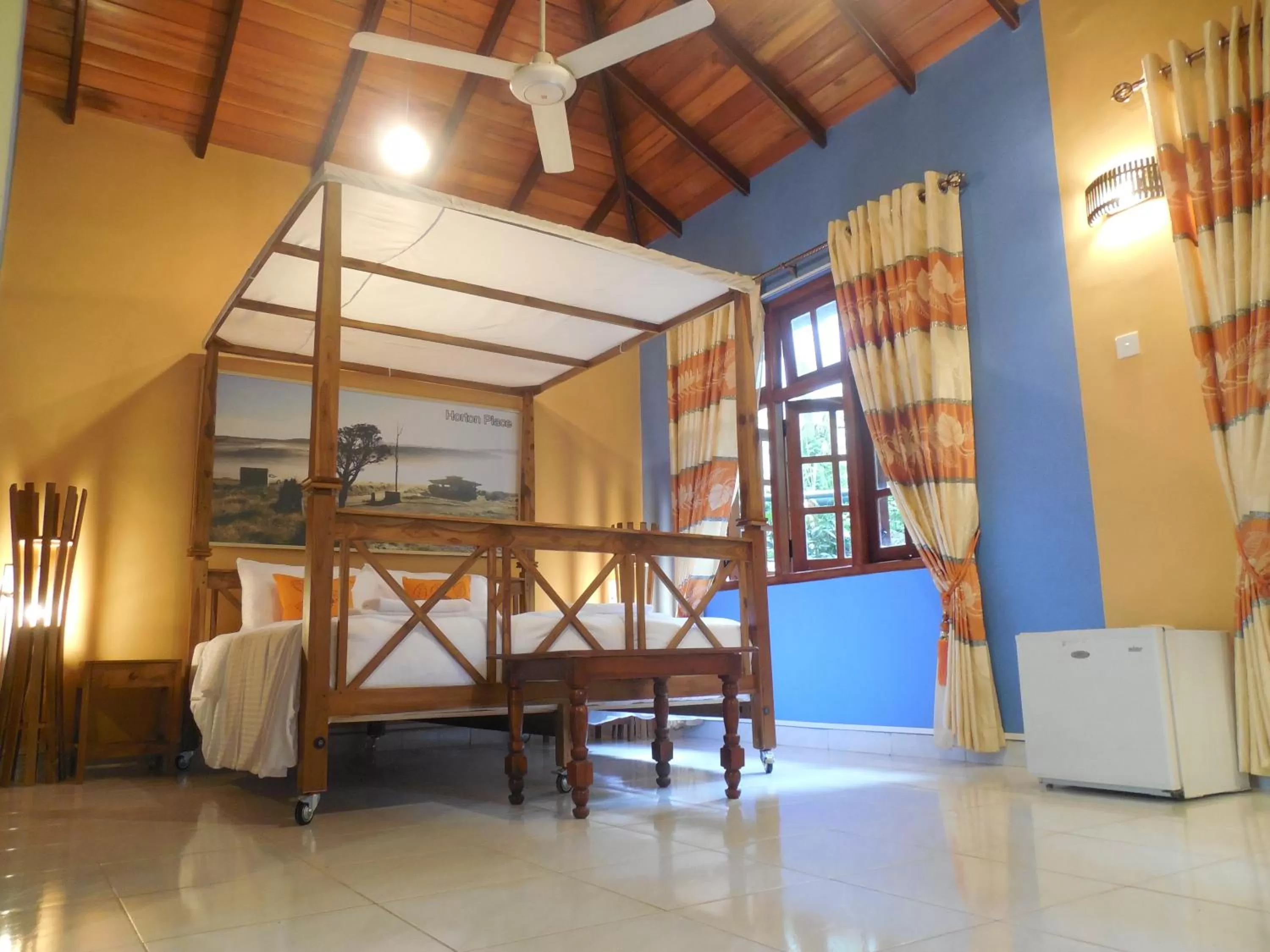 Photo of the whole room, Bed in Le leopard d 'argent