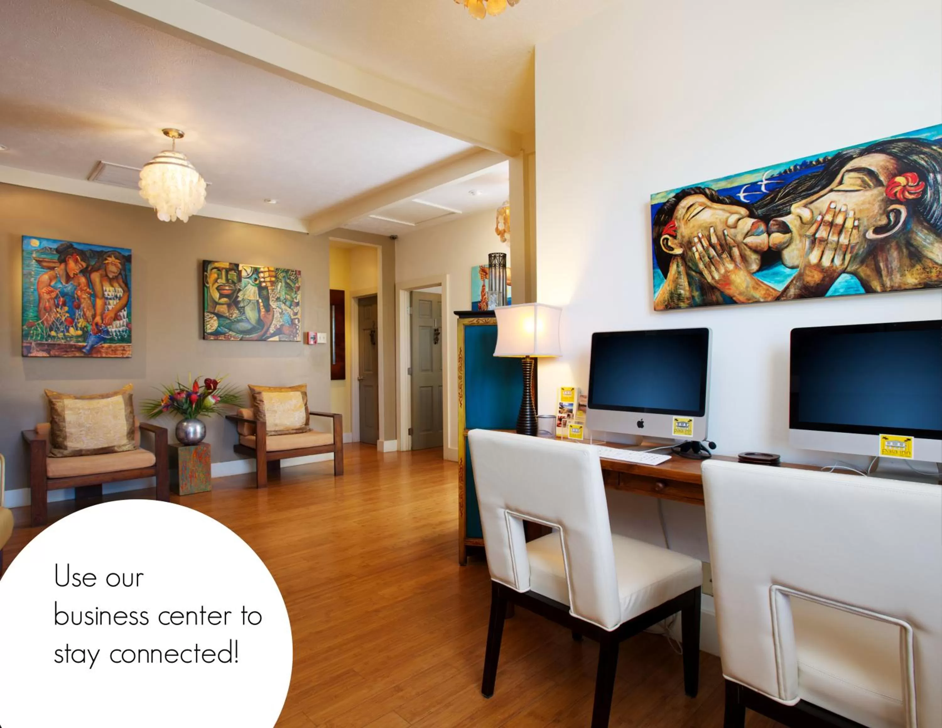 Business facilities, TV/Entertainment Center in Paia Inn