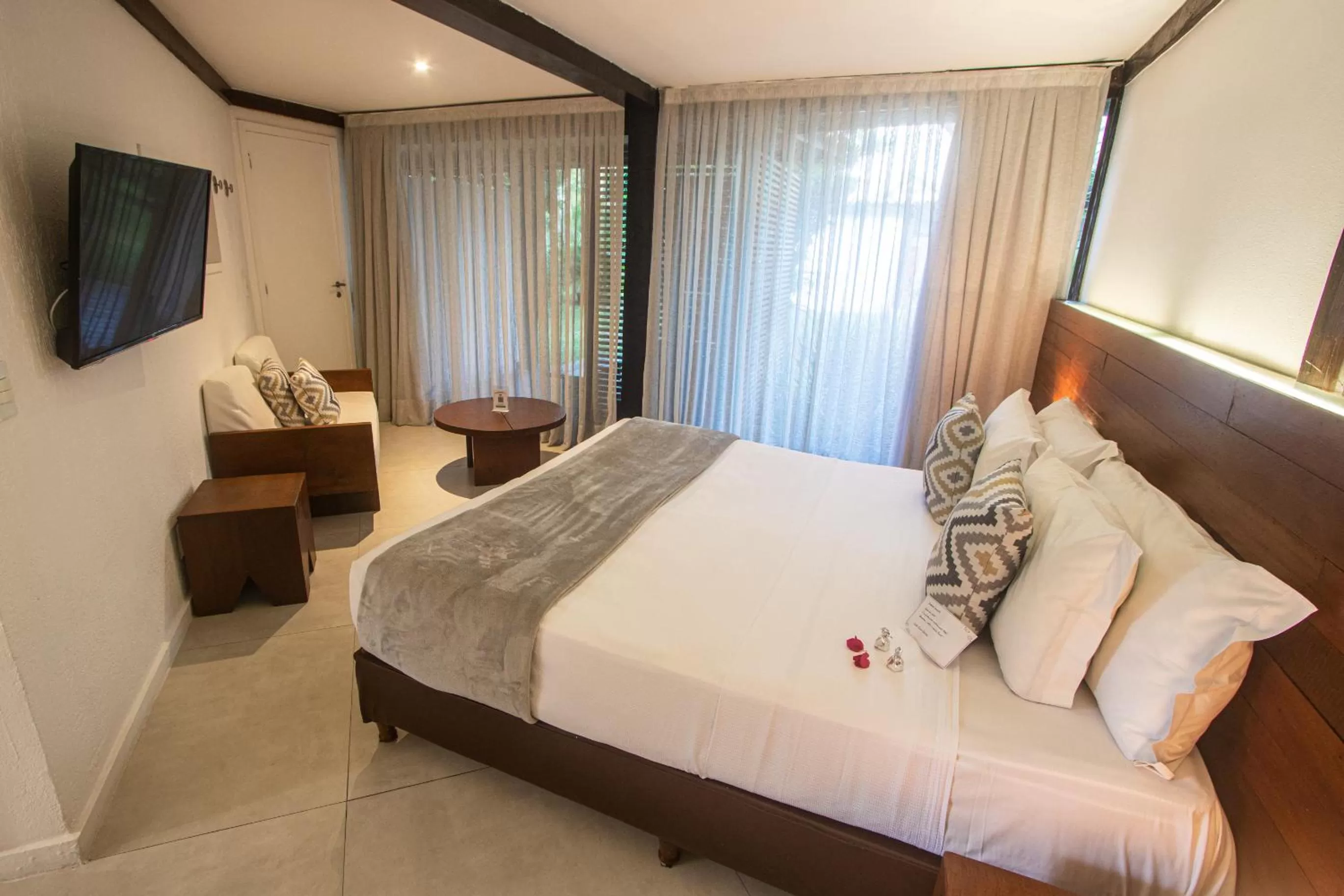 Photo of the whole room, Bed in Serena Buzios