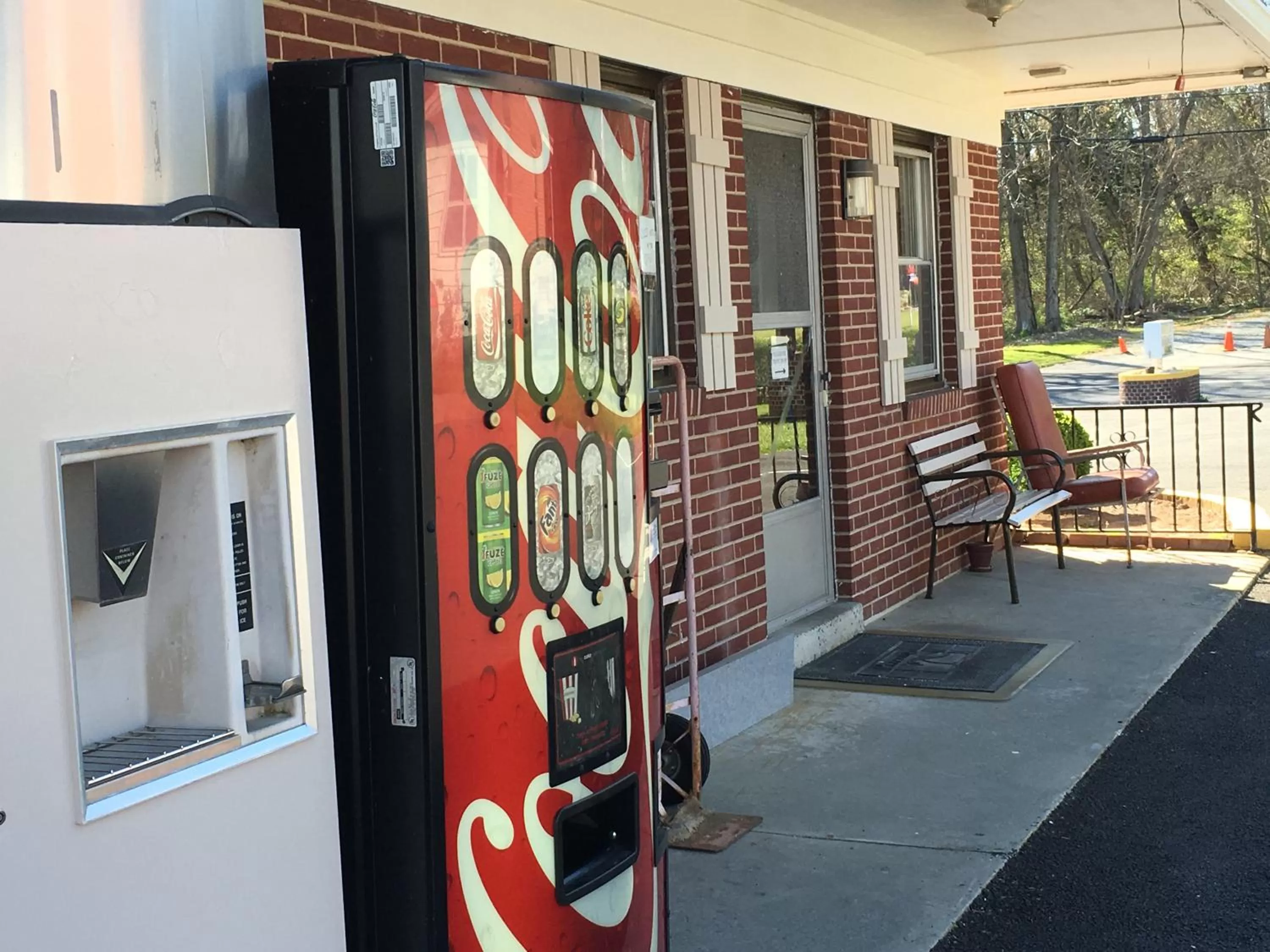 Patio in Red Carpet Inn - Gettysburg