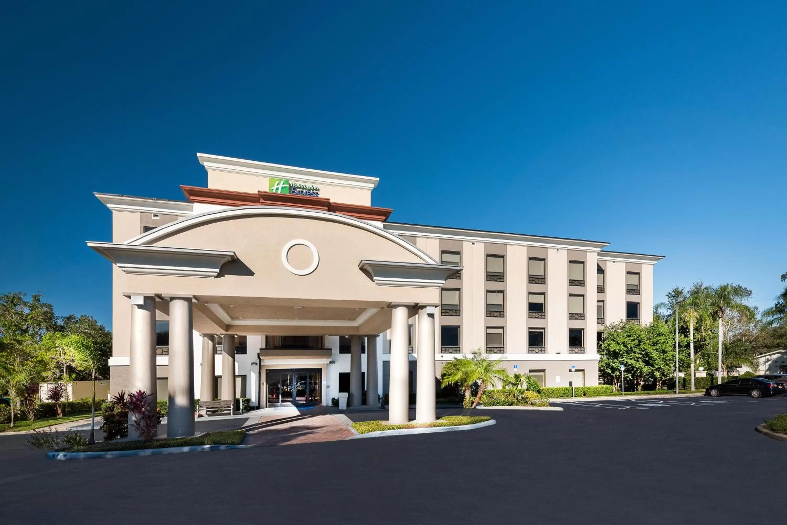 Property building in Holiday Inn Express Hotel & Suites Bartow by IHG