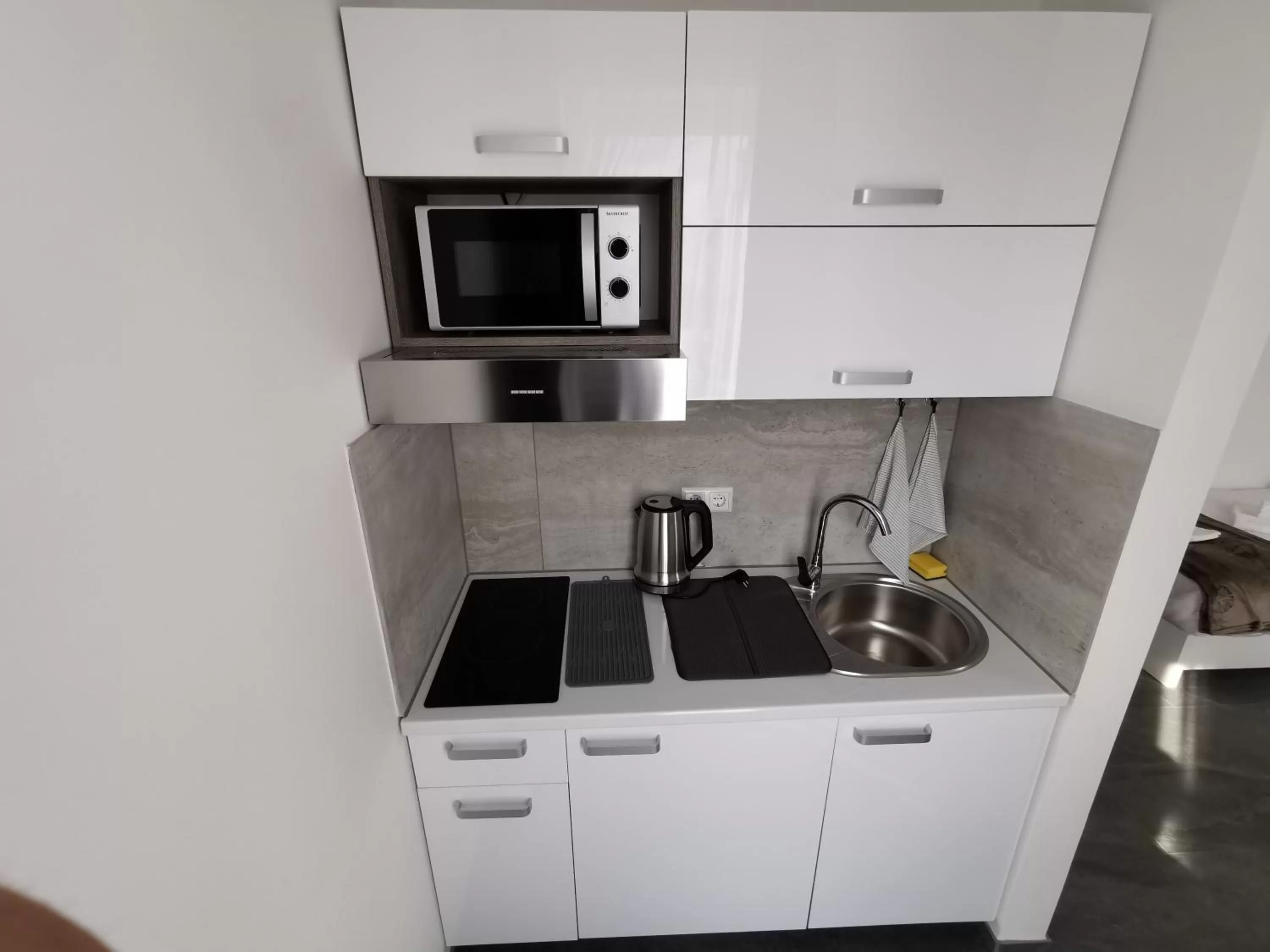 Coffee/tea facilities in HP Apartments