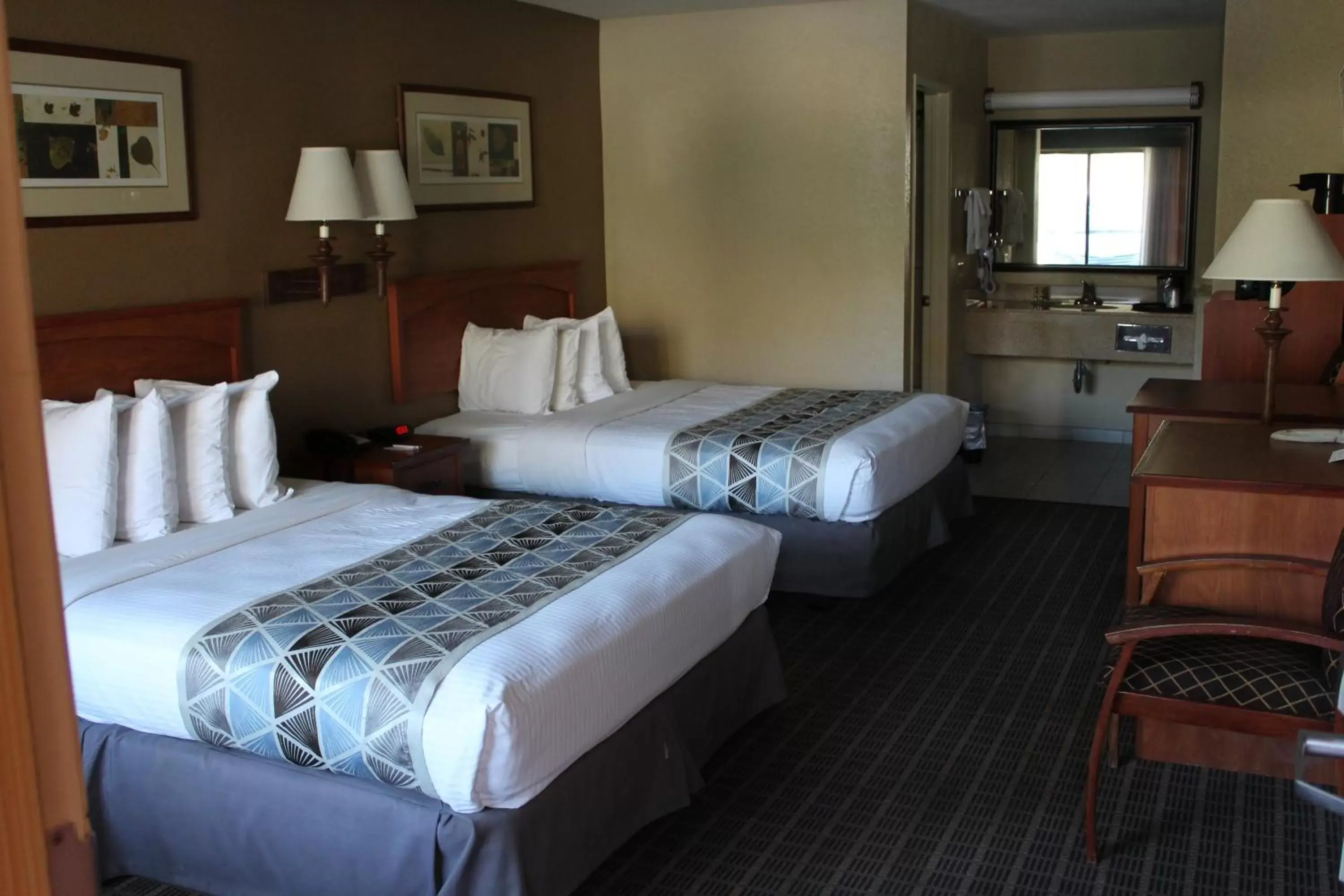 Queen Room with Two Queen Beds - Non Smoking in Cajon Pass Inn Queen Room with Two Queen Beds - Non Smoking in Cajon Pass Inn