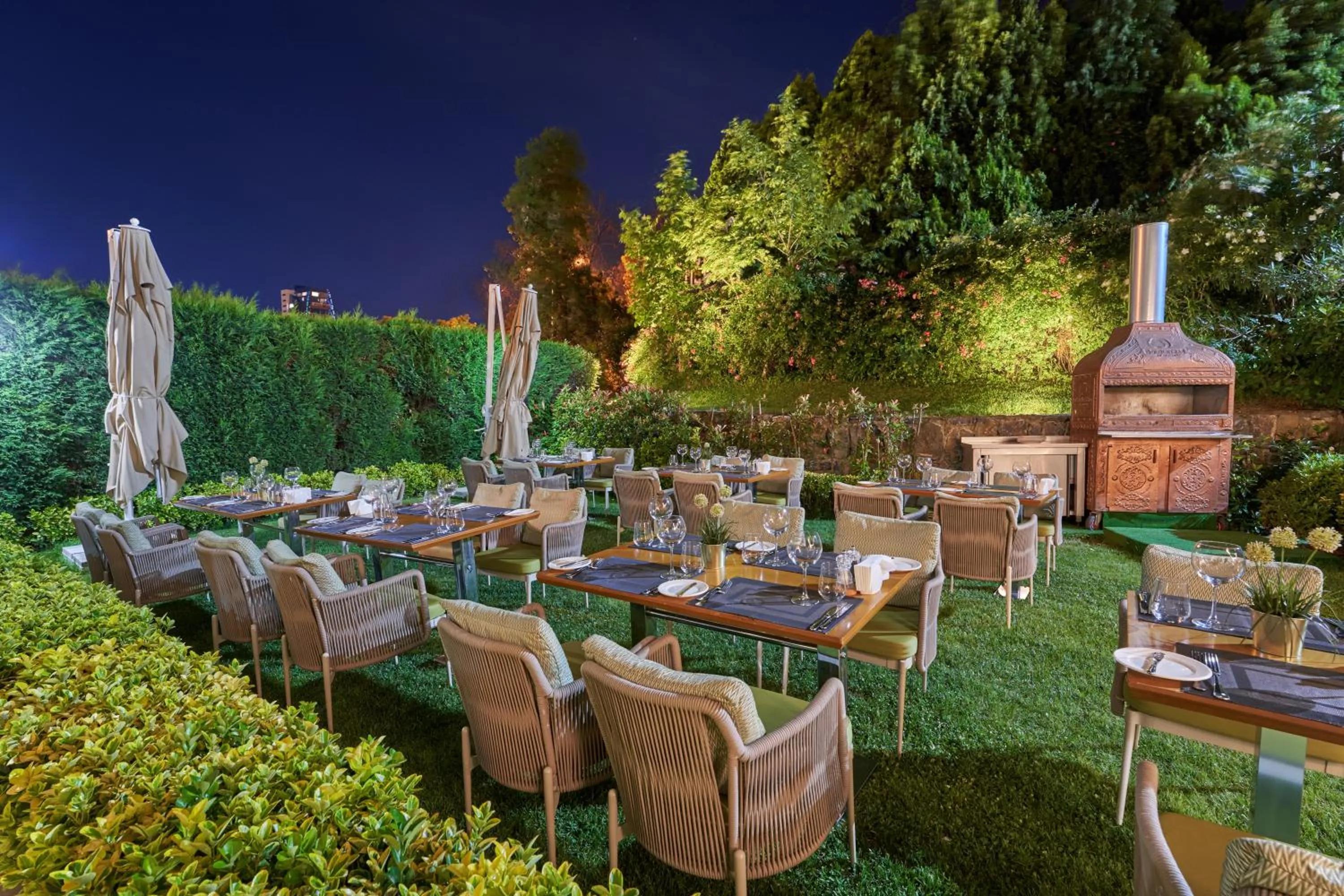 Restaurant/places to eat in DoubleTree by Hilton Hotel Istanbul - Tuzla