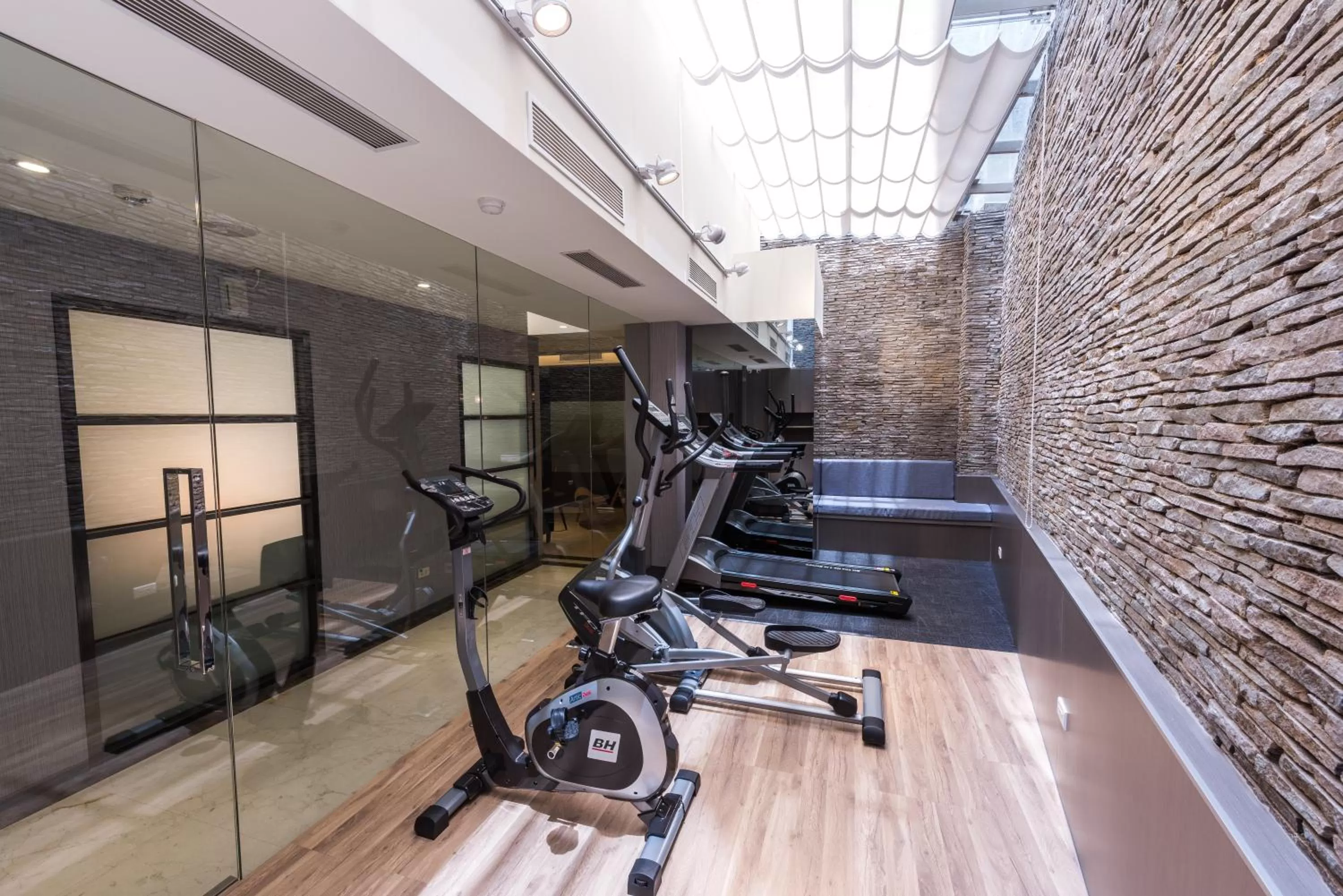 Fitness centre/facilities in Shin Yuan Celeb Metro Hotel