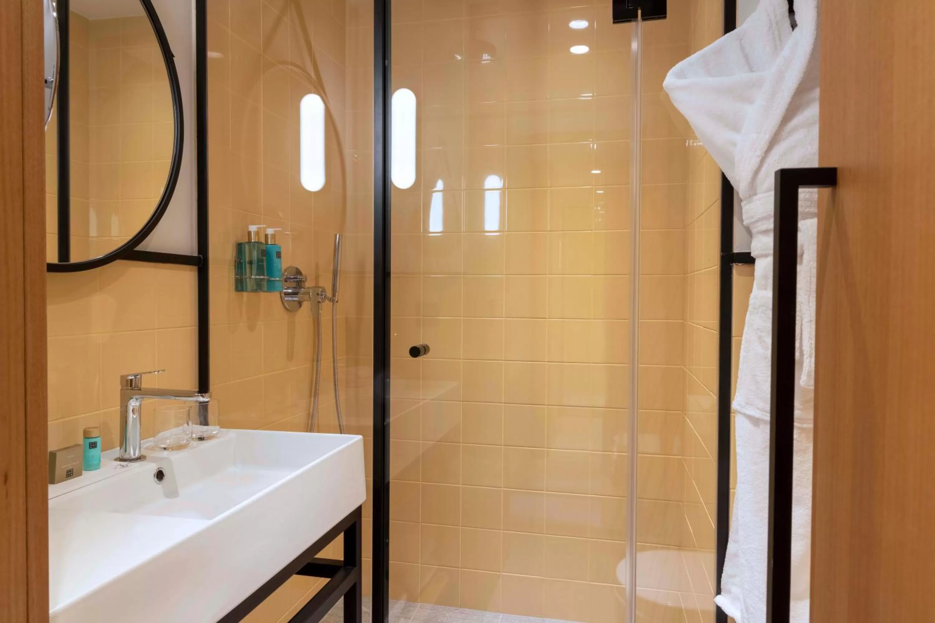 Bathroom in Hotel Le 37 Bis