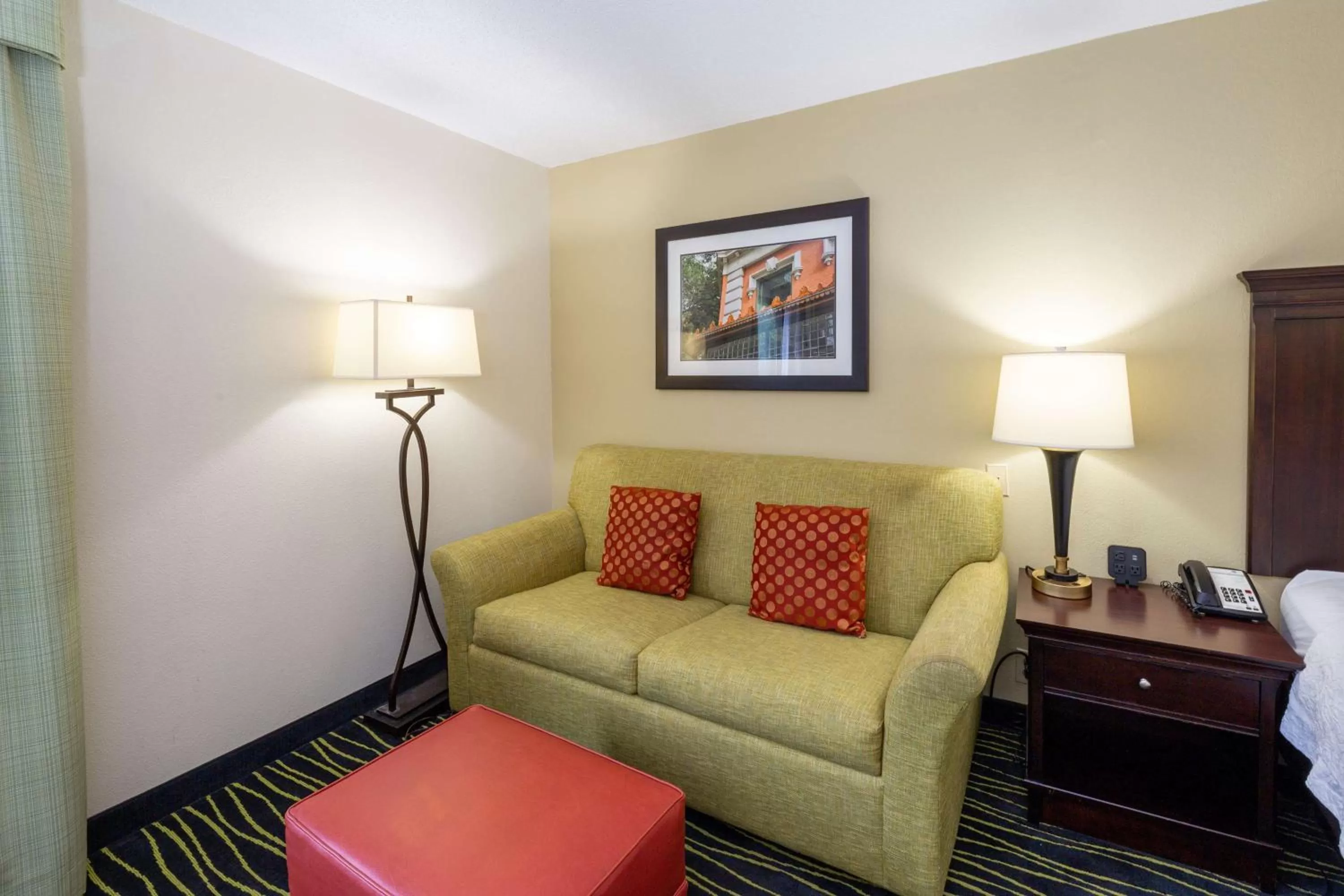Living room in Hampton Inn Columbia I-26/Harbison Blvd