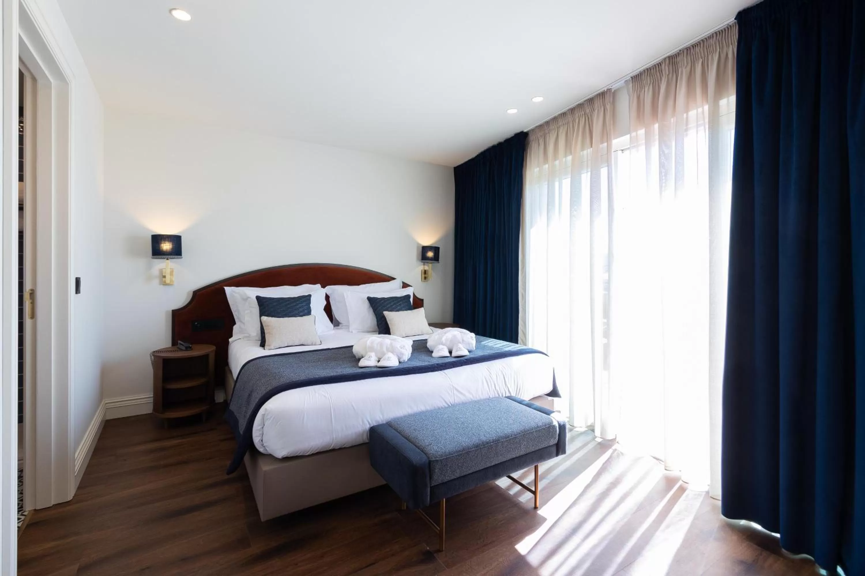 Photo of the whole room, Bed in AP Dona Aninhas