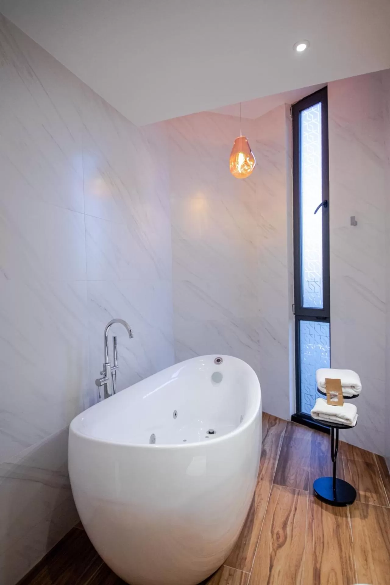 Hot Tub in Becquer Hotel Guadalajara