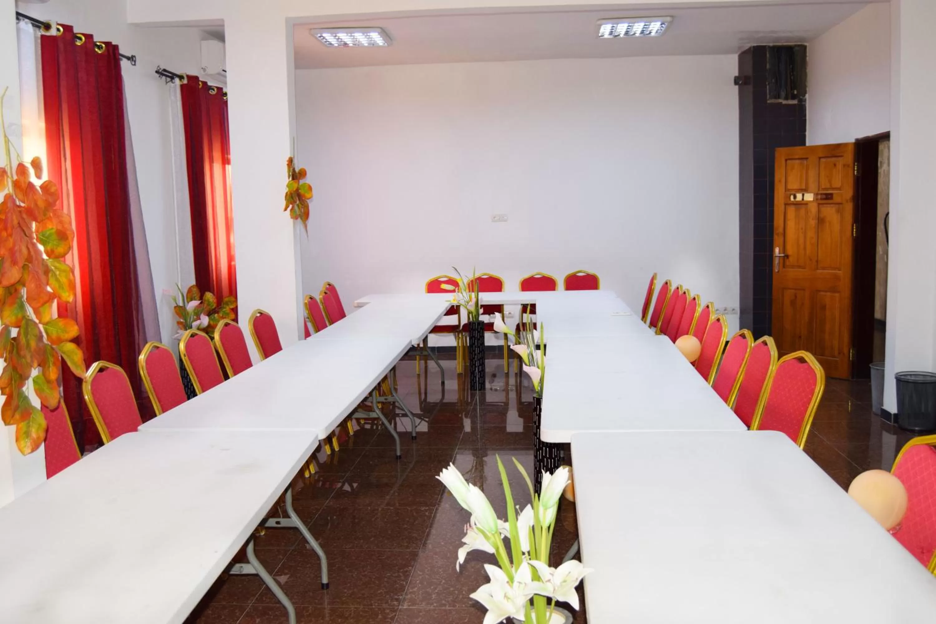 Business facilities in Hotel Saint-Jean