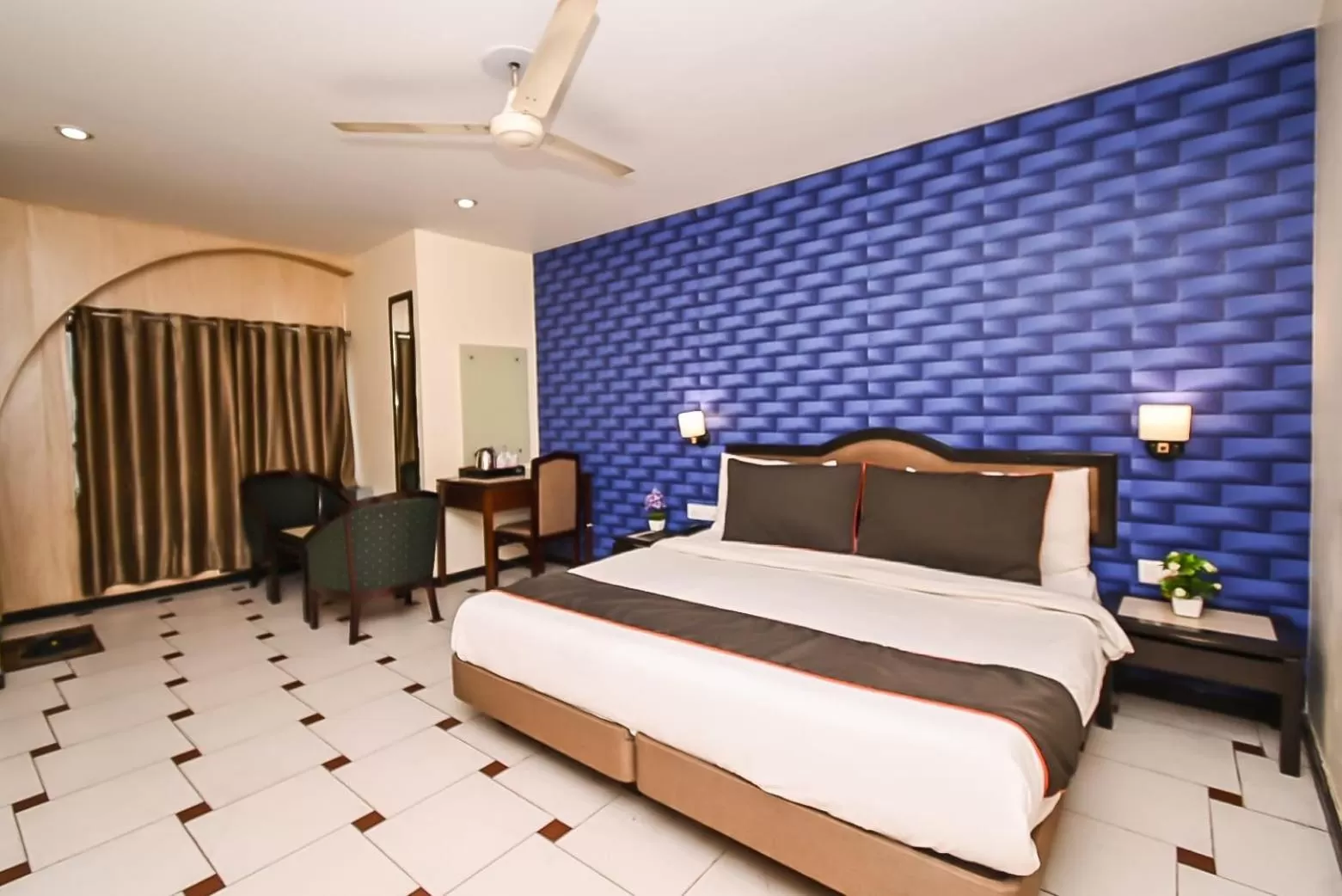 THE ROYAL PRESIDENCY INN