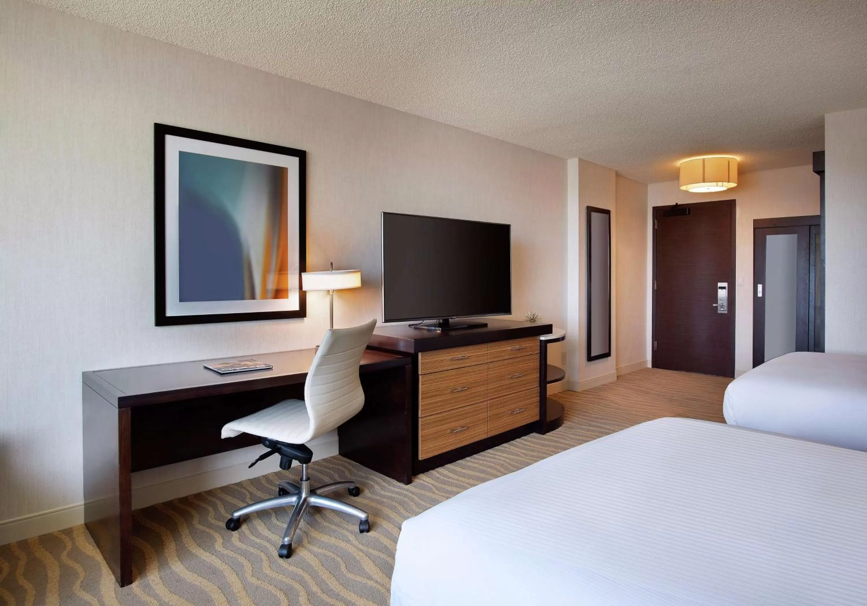 Bedroom, Bed in DoubleTree by Hilton San Diego-Mission Valley