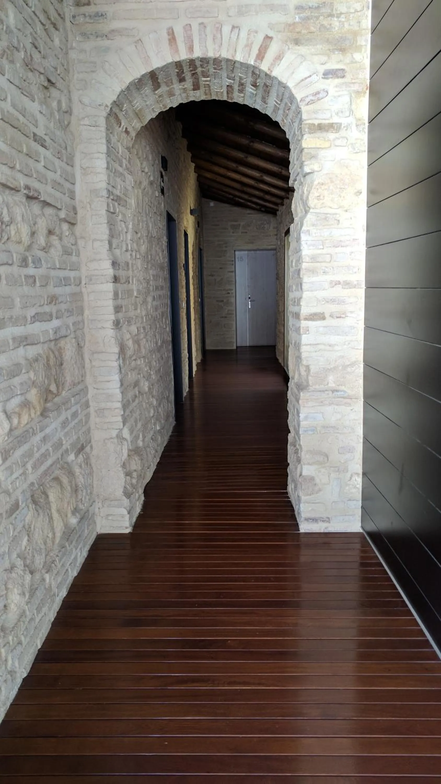 Decorative detail in Patios del Orfebre